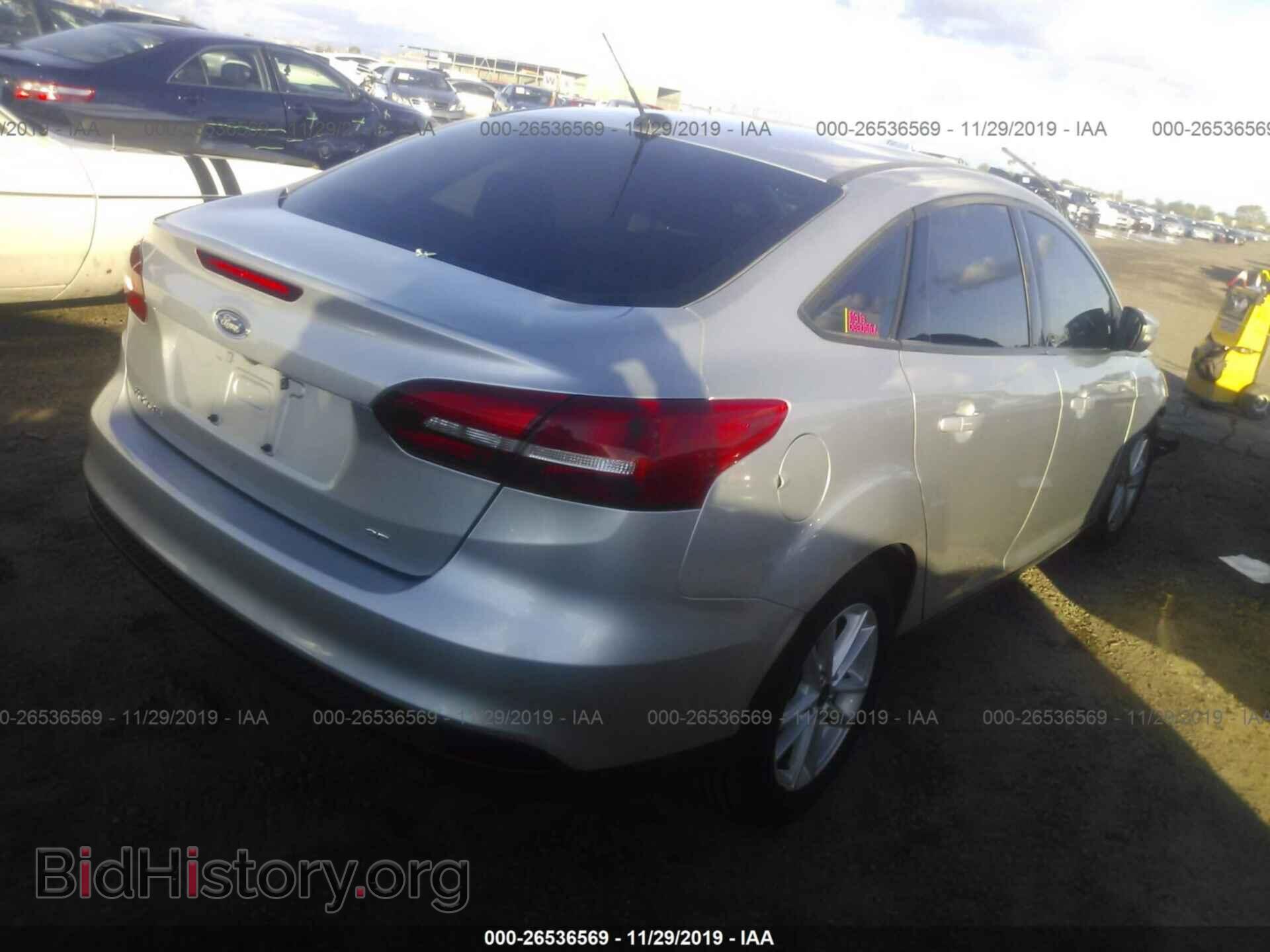 2017 Ford Focus - VIN: 1FADP3F2XHL277570 - Фото 4