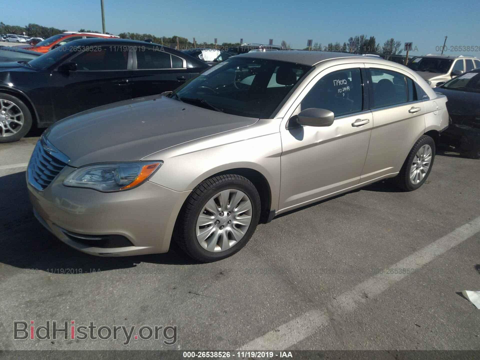2013 CHRYSLER 200 - VIN: 1C3CCBAB4DN640385 - Фото 2