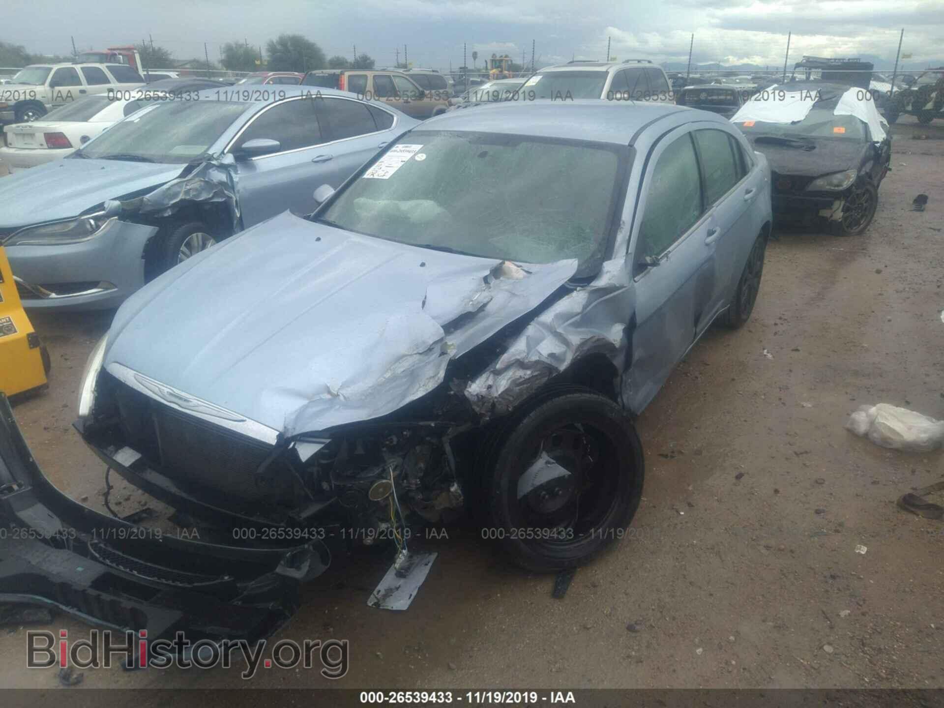 2013 CHRYSLER 200 - VIN: 1C3CCBAB9DN735346 - Фото 2