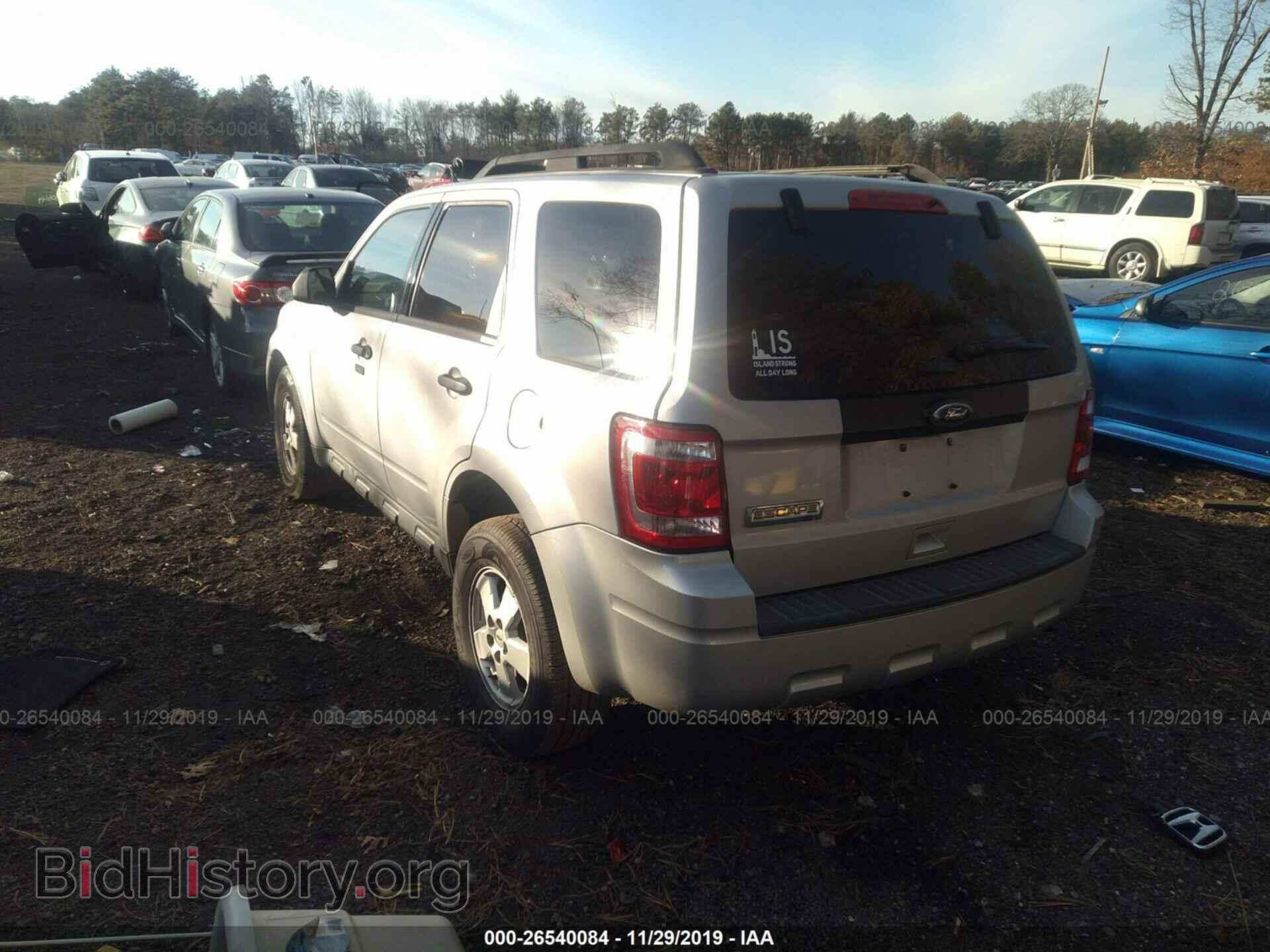 2011 FORD ESCAPE - VIN: 1FMCU0D77BKB81920 - Фото 3