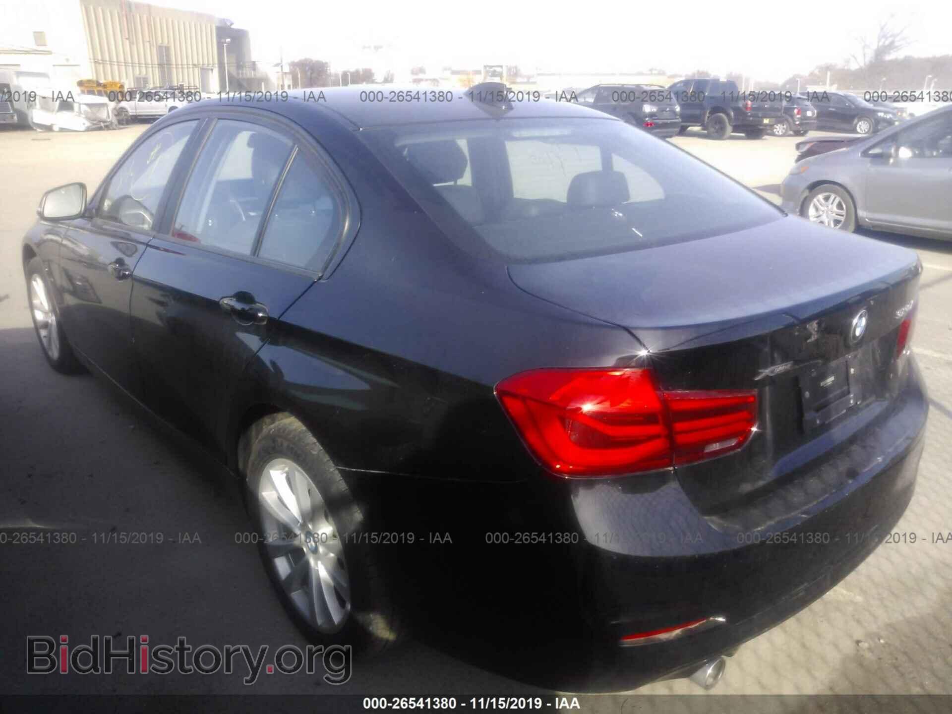 2017 BMW 320 - VIN: WBA8A3C33HA067220 - Фото 3