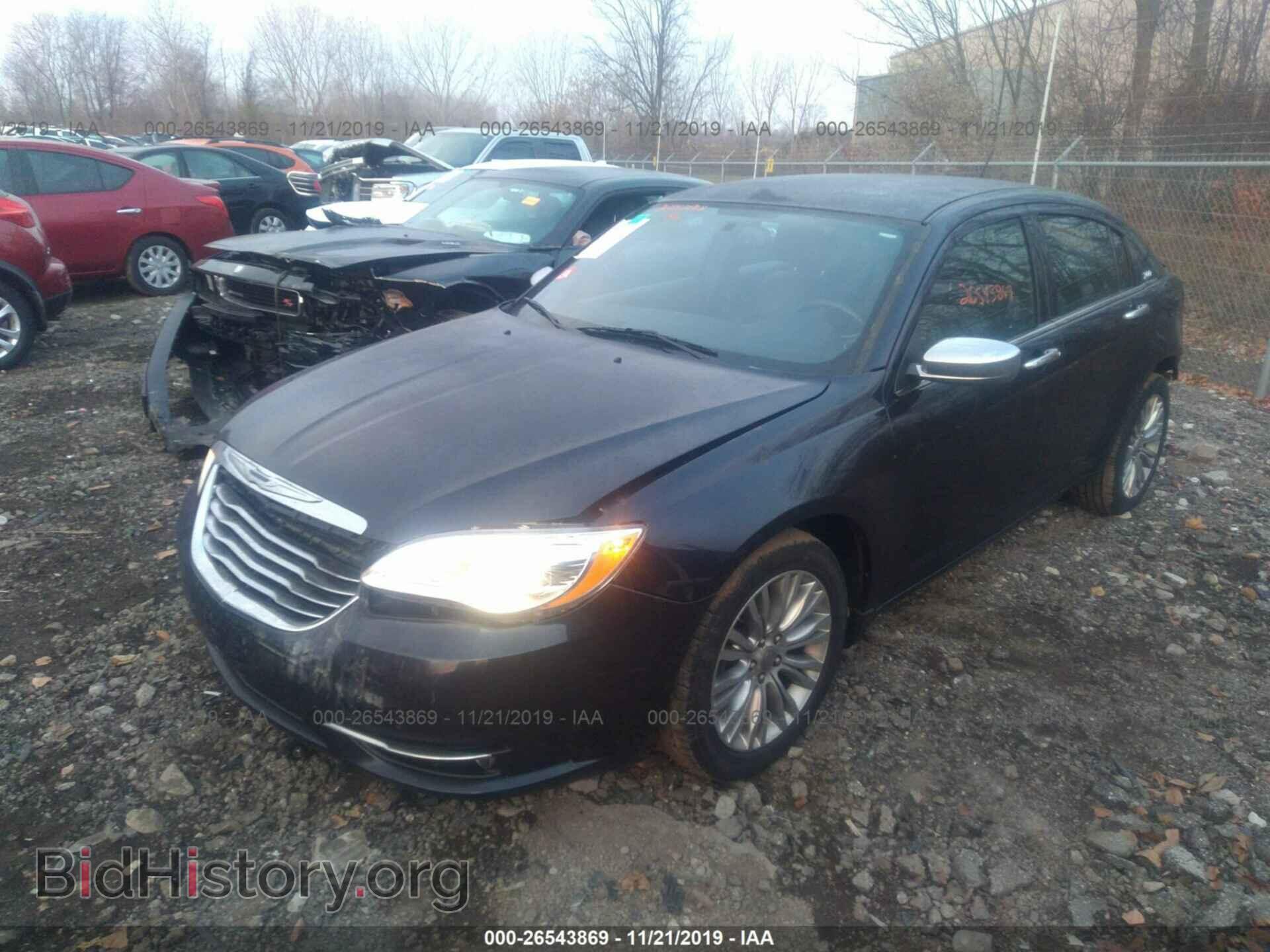 2012 Chrysler 200 - VIN: 1C3CCBCB8CN307909 - Фото 2