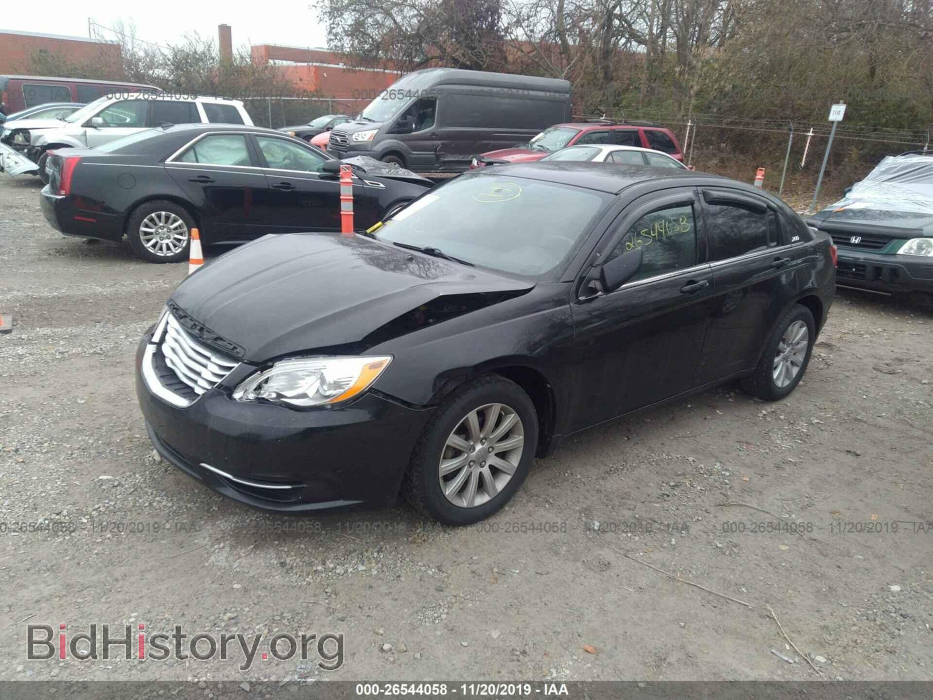 2013 CHRYSLER 200 - VIN: 1C3CCBBB1DN580418 - Фото 2