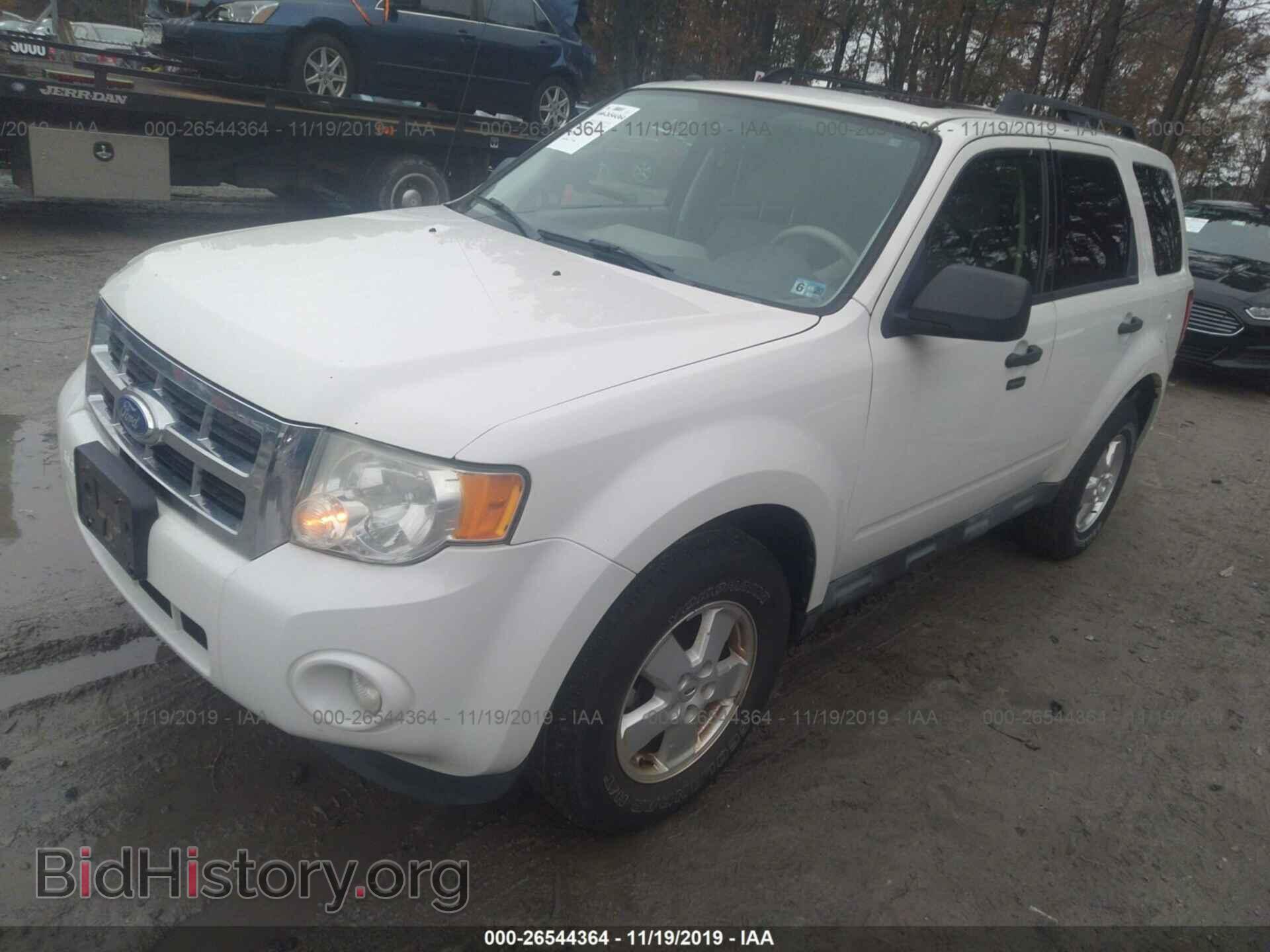 2011 FORD ESCAPE - VIN: 1FMCU0D75BKB95816 - Photo 2