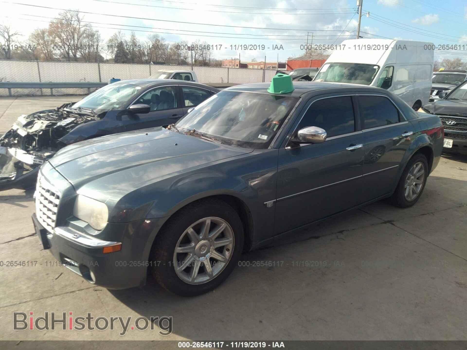2006 CHRYSLER 300C - VIN: 2C3LA63H46H257489 - Photo 2