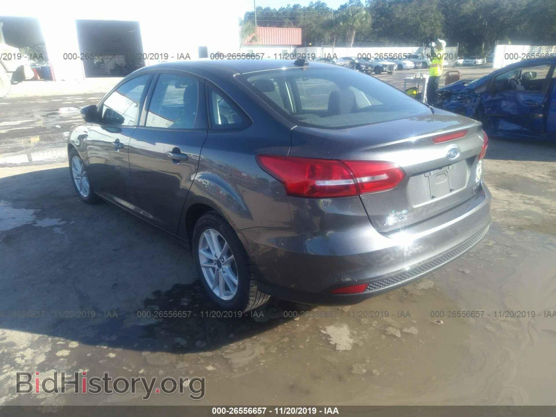 2017 Ford Focus - VIN: 1FADP3F24HL231121 - Photo 3