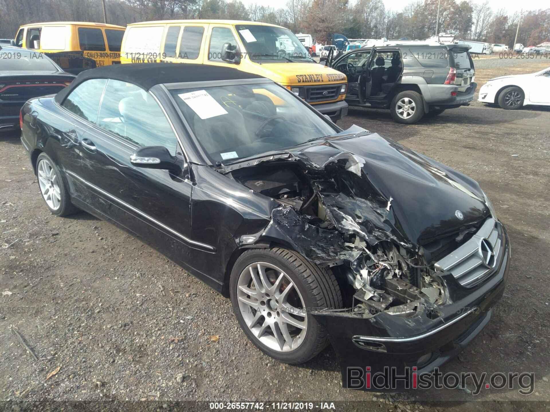 Photo WDBTK56FX8F254337 - MERCEDES-BENZ CLK 2008