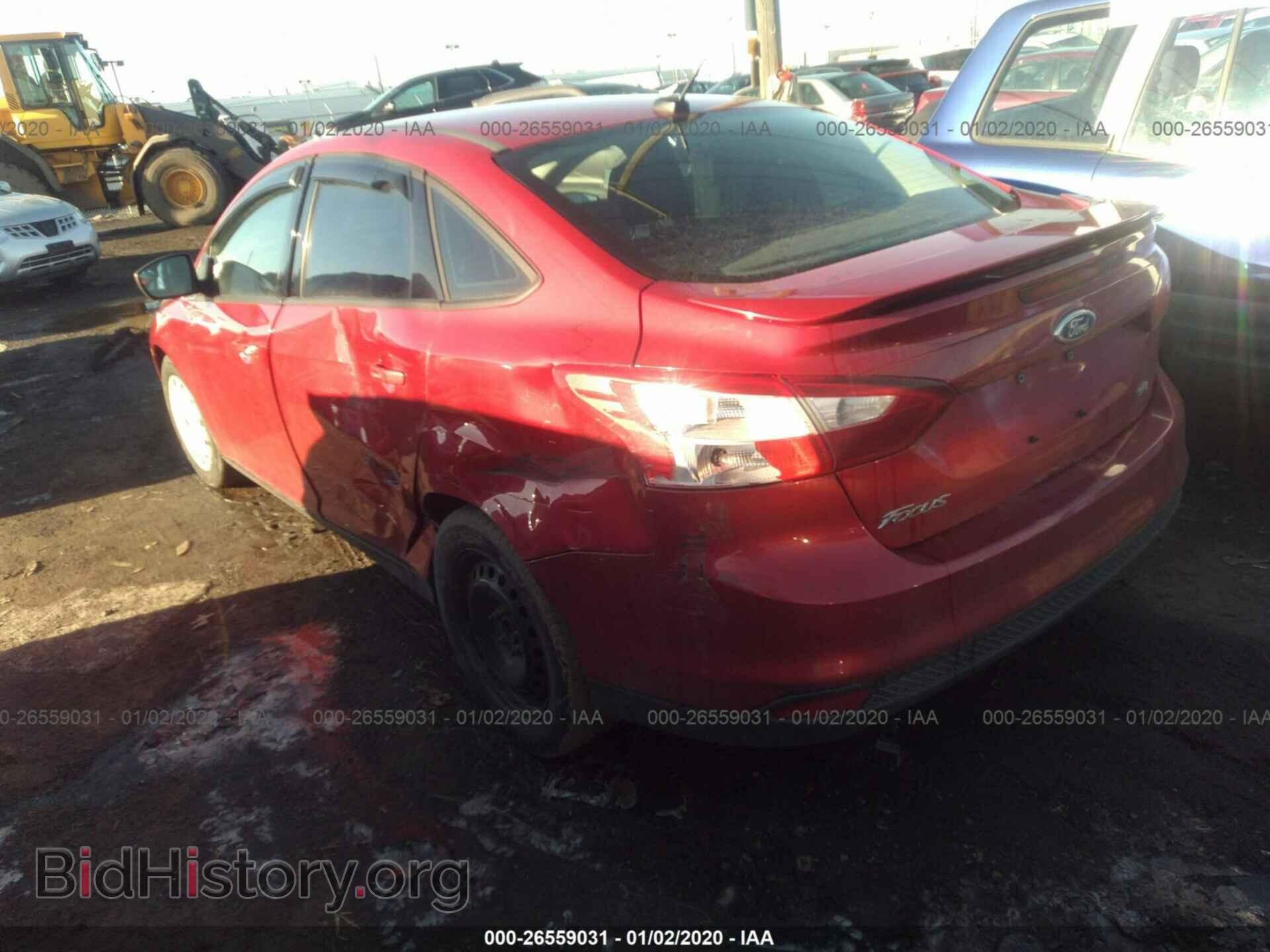 2012 Ford Focus - VIN: 1FAHP3F23CL347002 - Photo 3