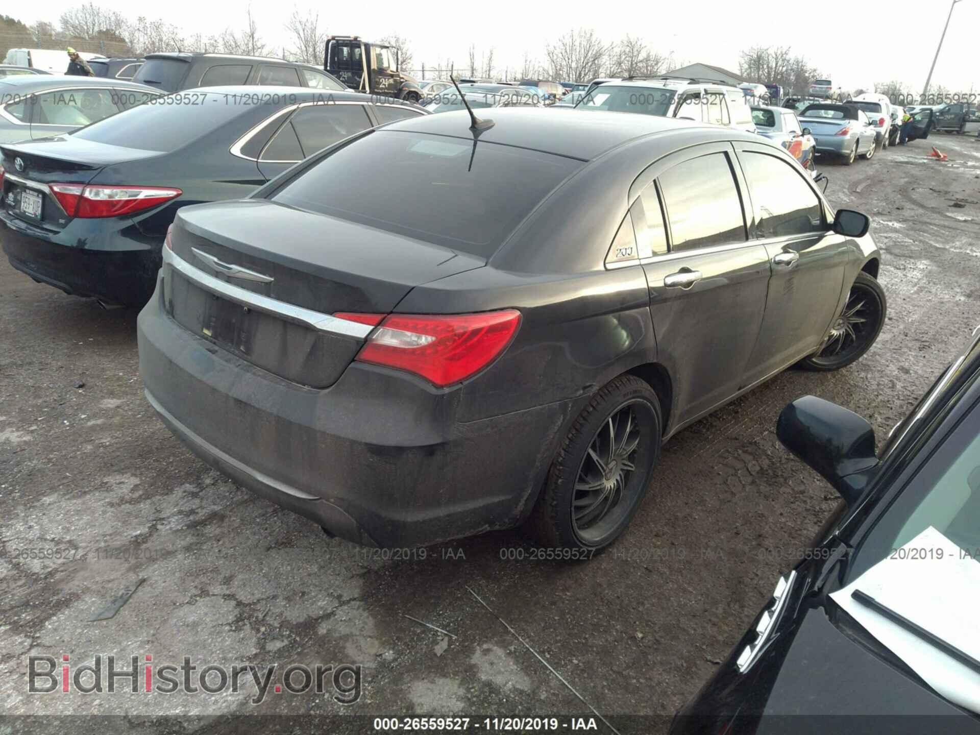 2011 CHRYSLER 200 - VIN: 1C3BC2FB2BN601005 - Photo 4