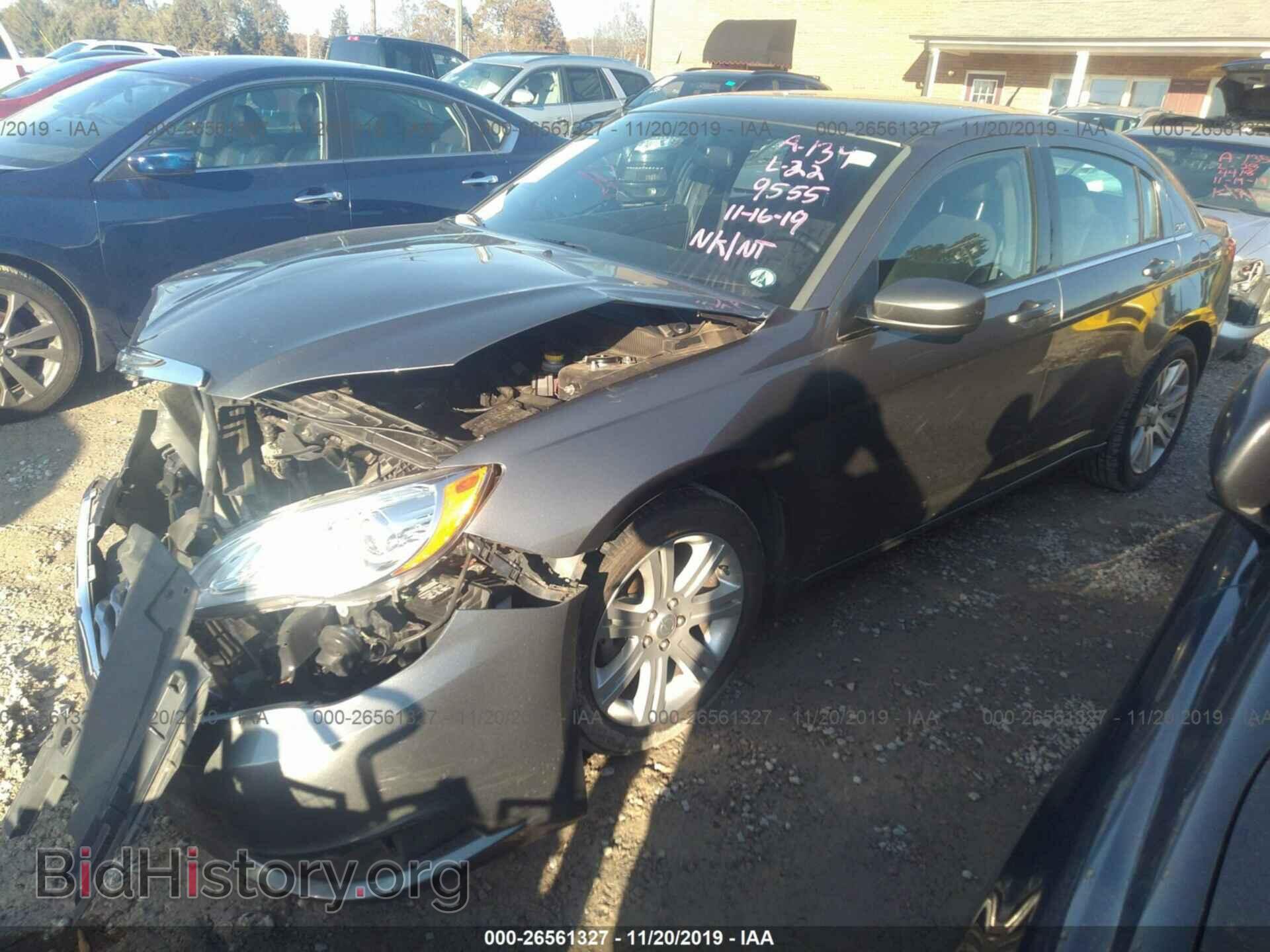 2012 CHRYSLER 200 - VIN: 1C3CCBBBXCN299555 - Фото 2