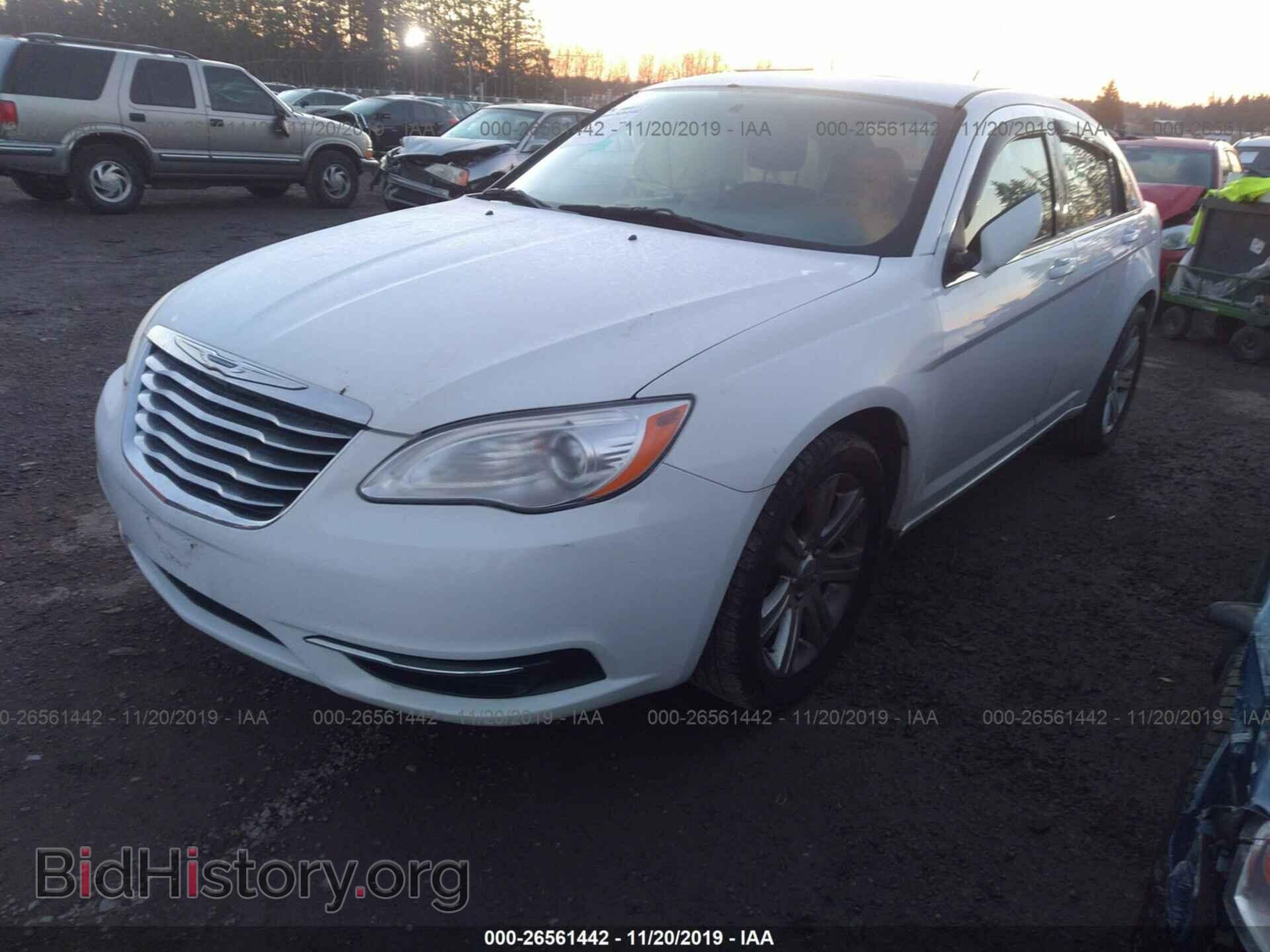 2012 CHRYSLER 200 - VIN: 1C3CCBBB4CN176883 - Фото 2