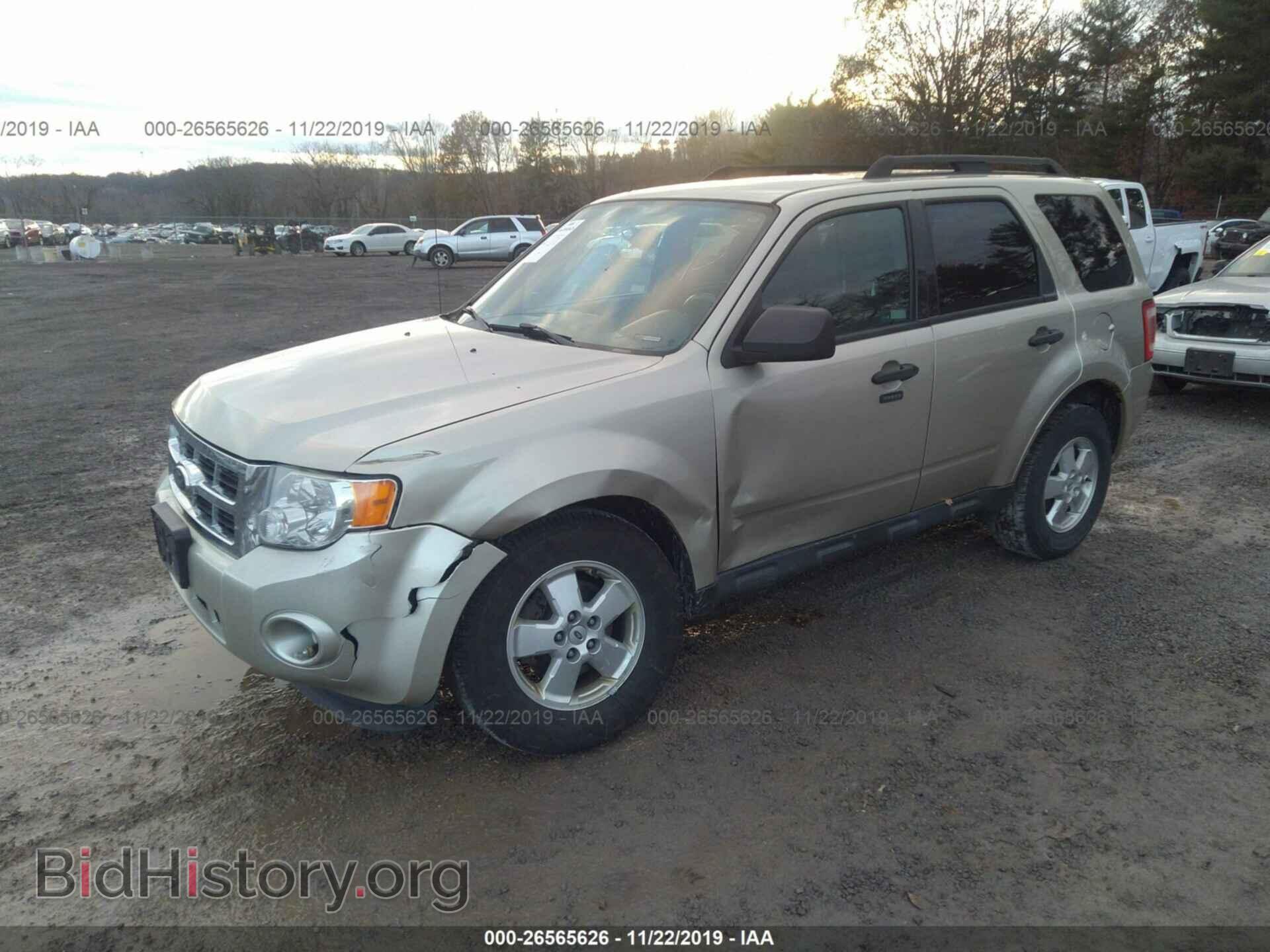 2011 FORD ESCAPE - VIN: 1FMCU9D73BKB74273 - Фото 2