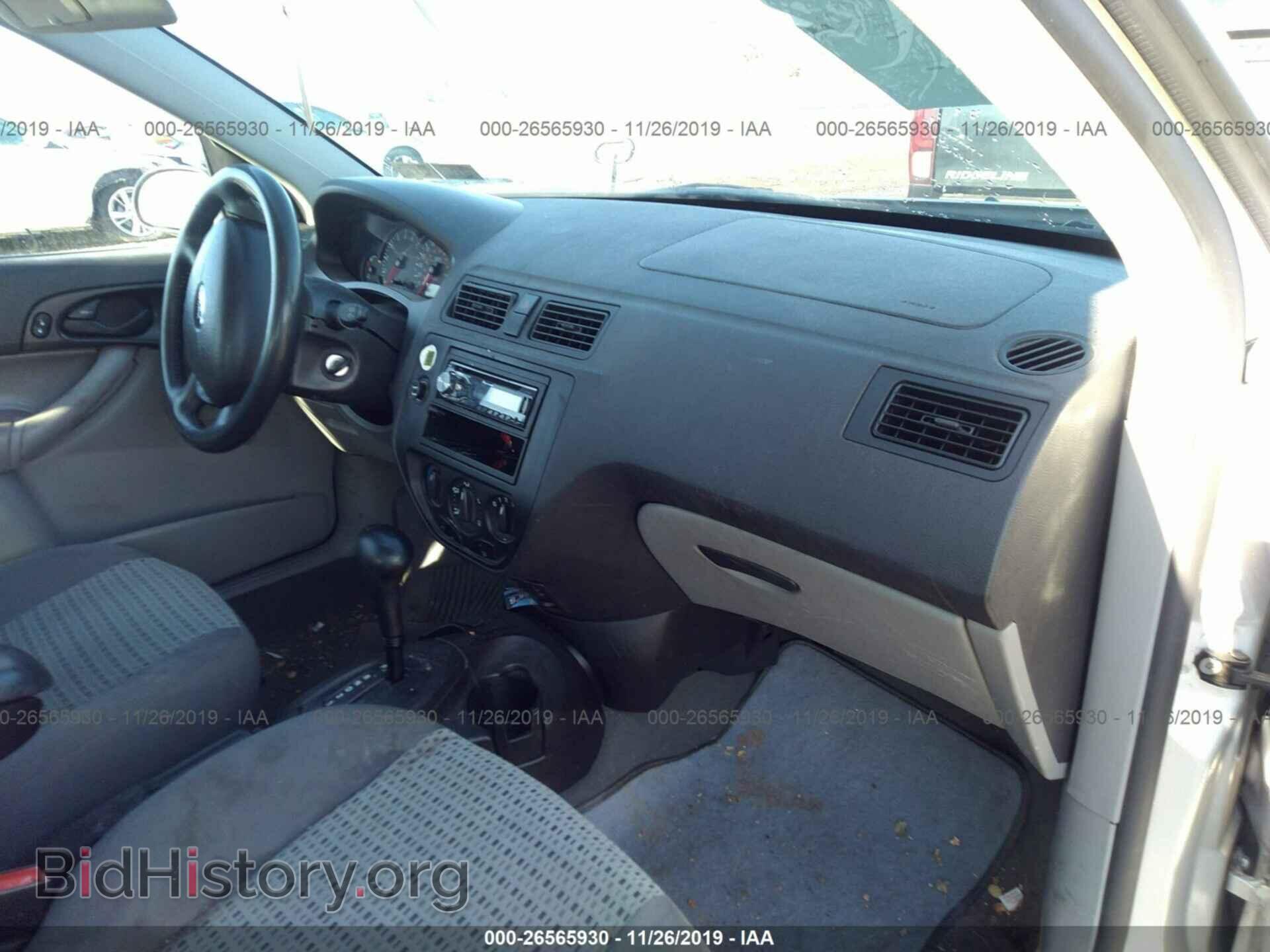 2006 Ford Focus - VIN: 1FAFP36N76W158065 - Фото 5