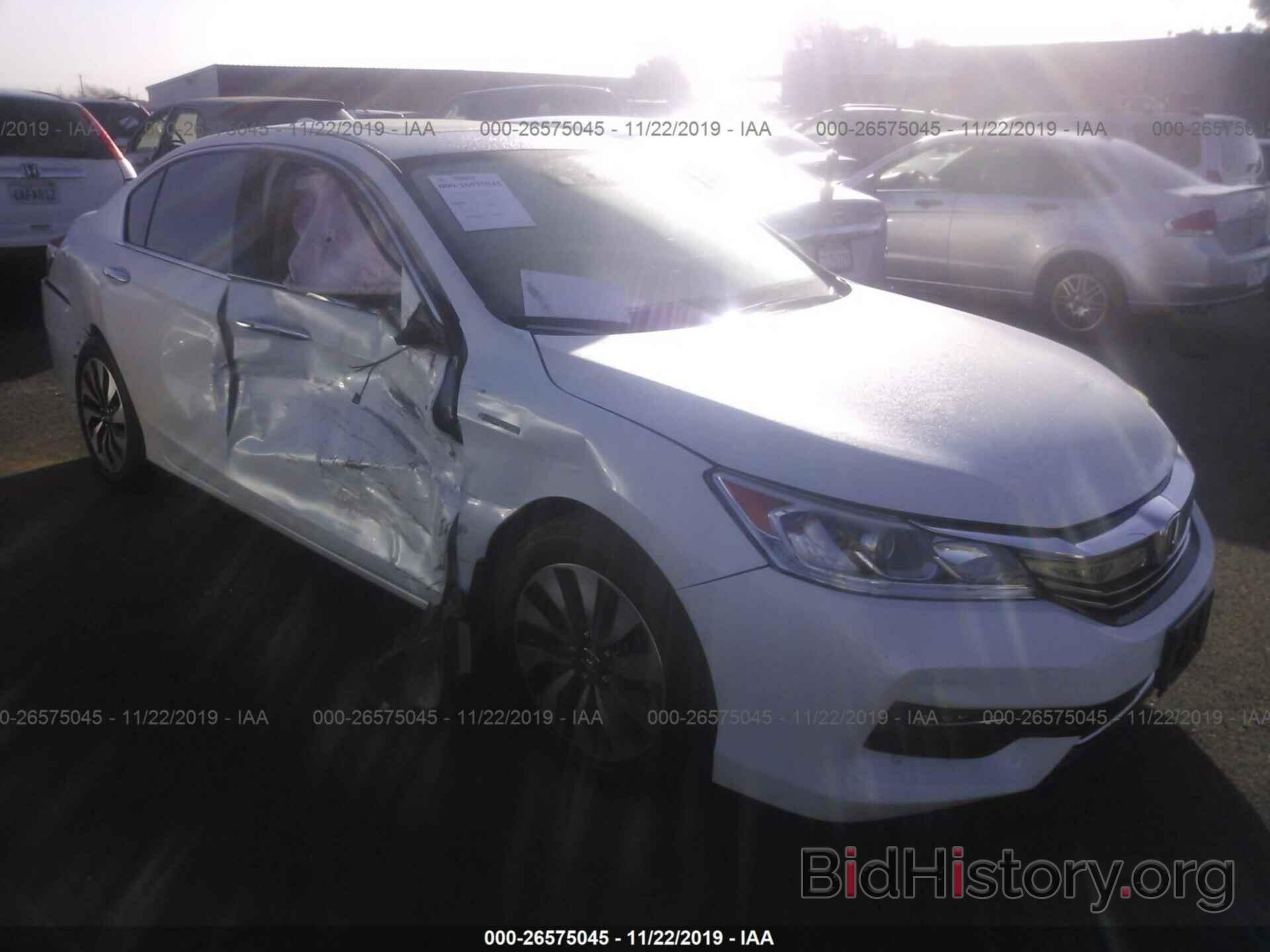 Photo JHMCR6F54HC008586 - HONDA ACCORD 2017