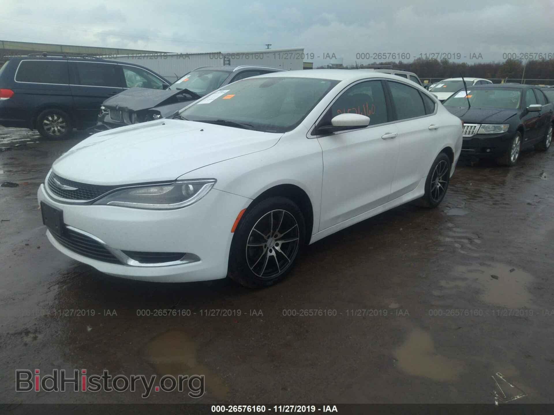 2015 Chrysler 200 - VIN: 1C3CCCAB1FN534131 - Photo 2