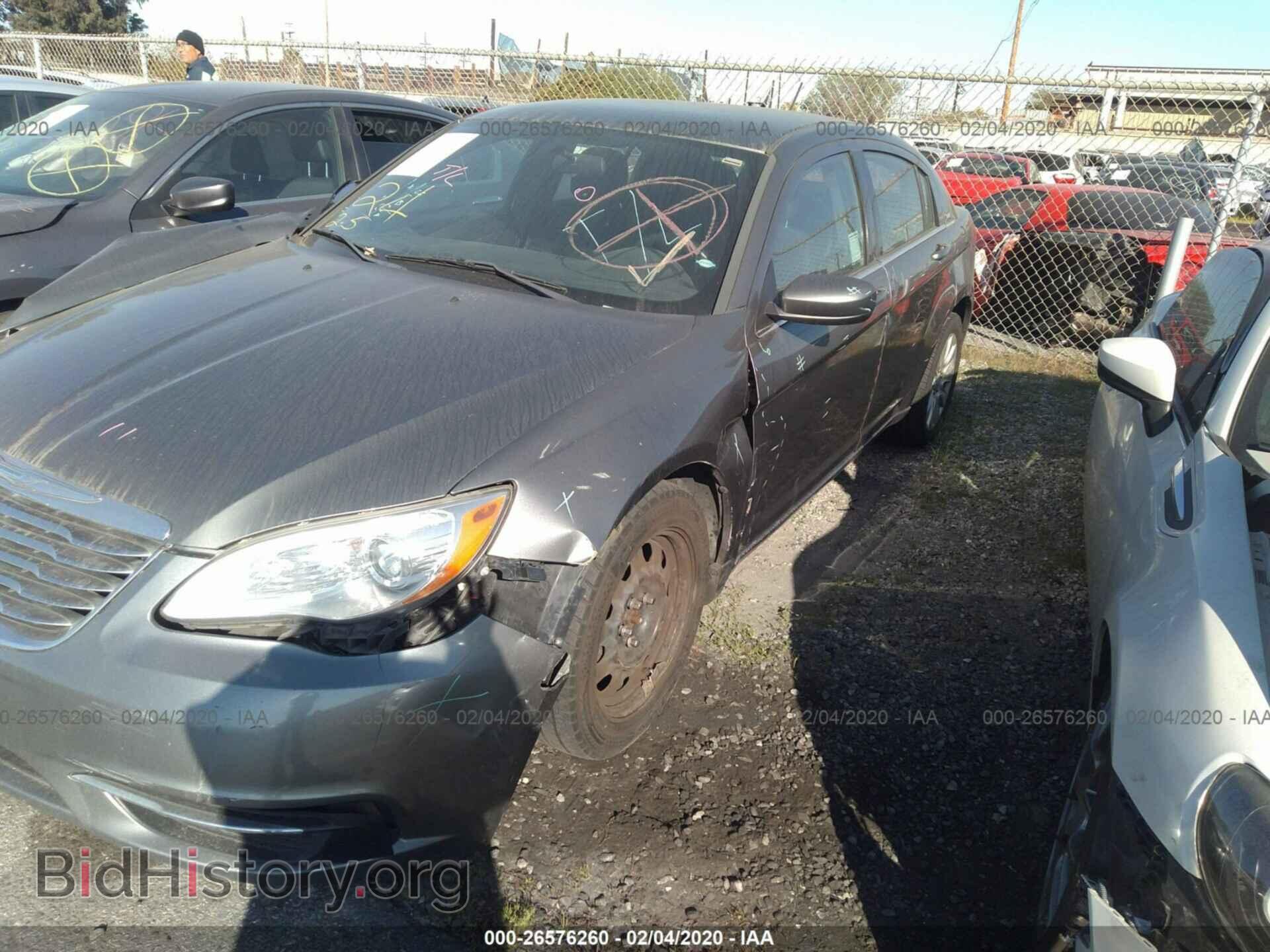 2012 CHRYSLER 200 - VIN: 1C3CCBAB0CN236143 - Фото 2