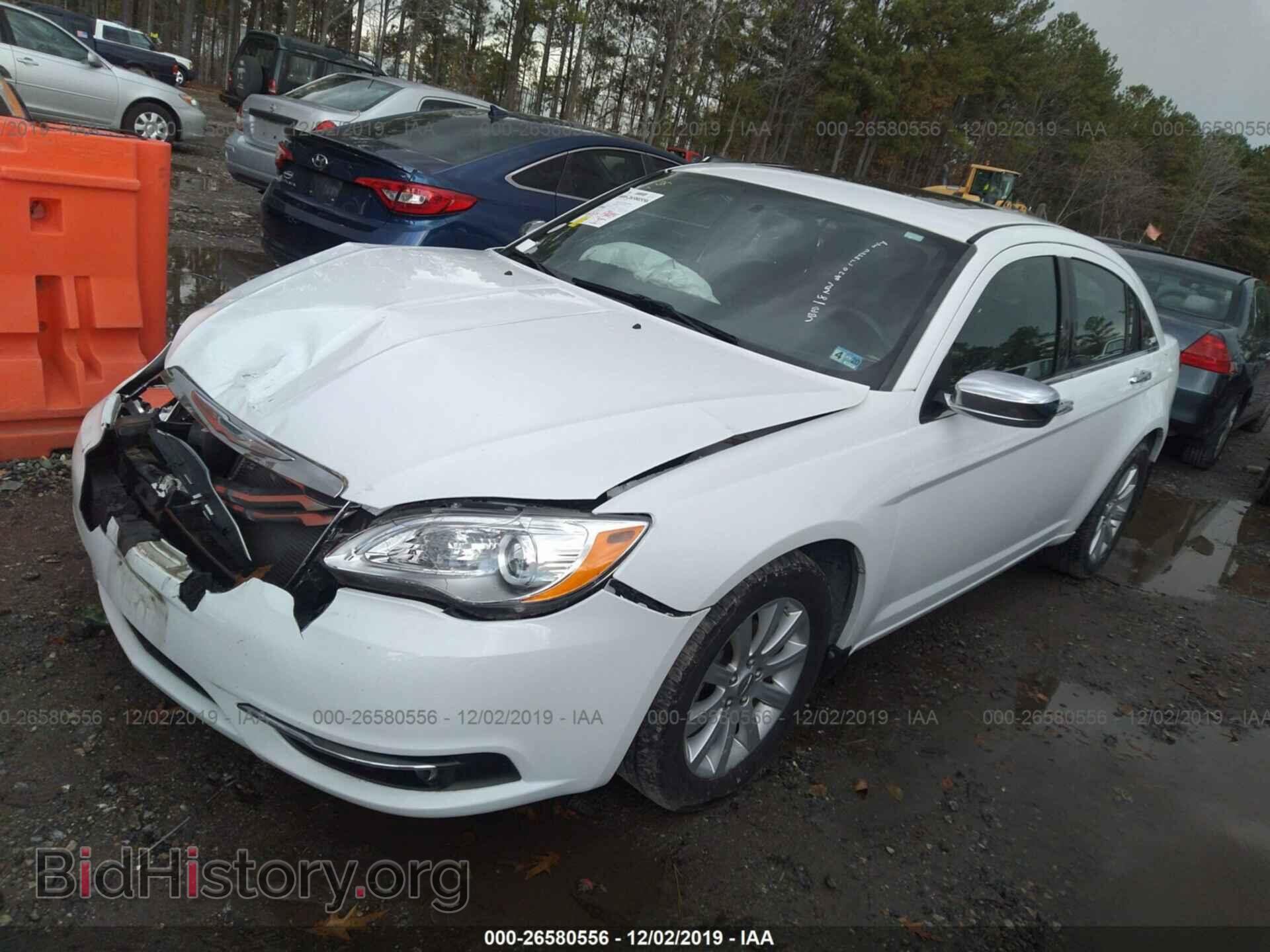 2013 CHRYSLER 200 - VIN: 1C3CCBCG5DN579122 - Фото 2
