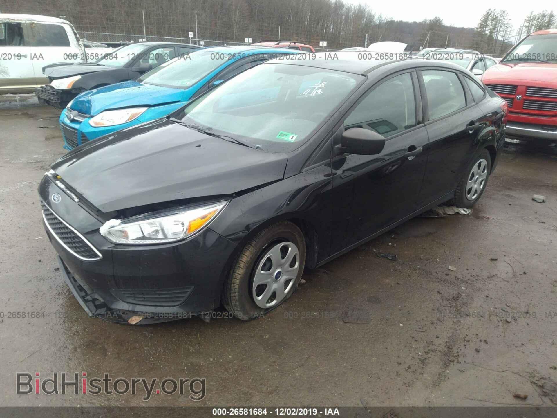2015 Ford Focus - VIN: 1FADP3E25FL366400 - Photo 2