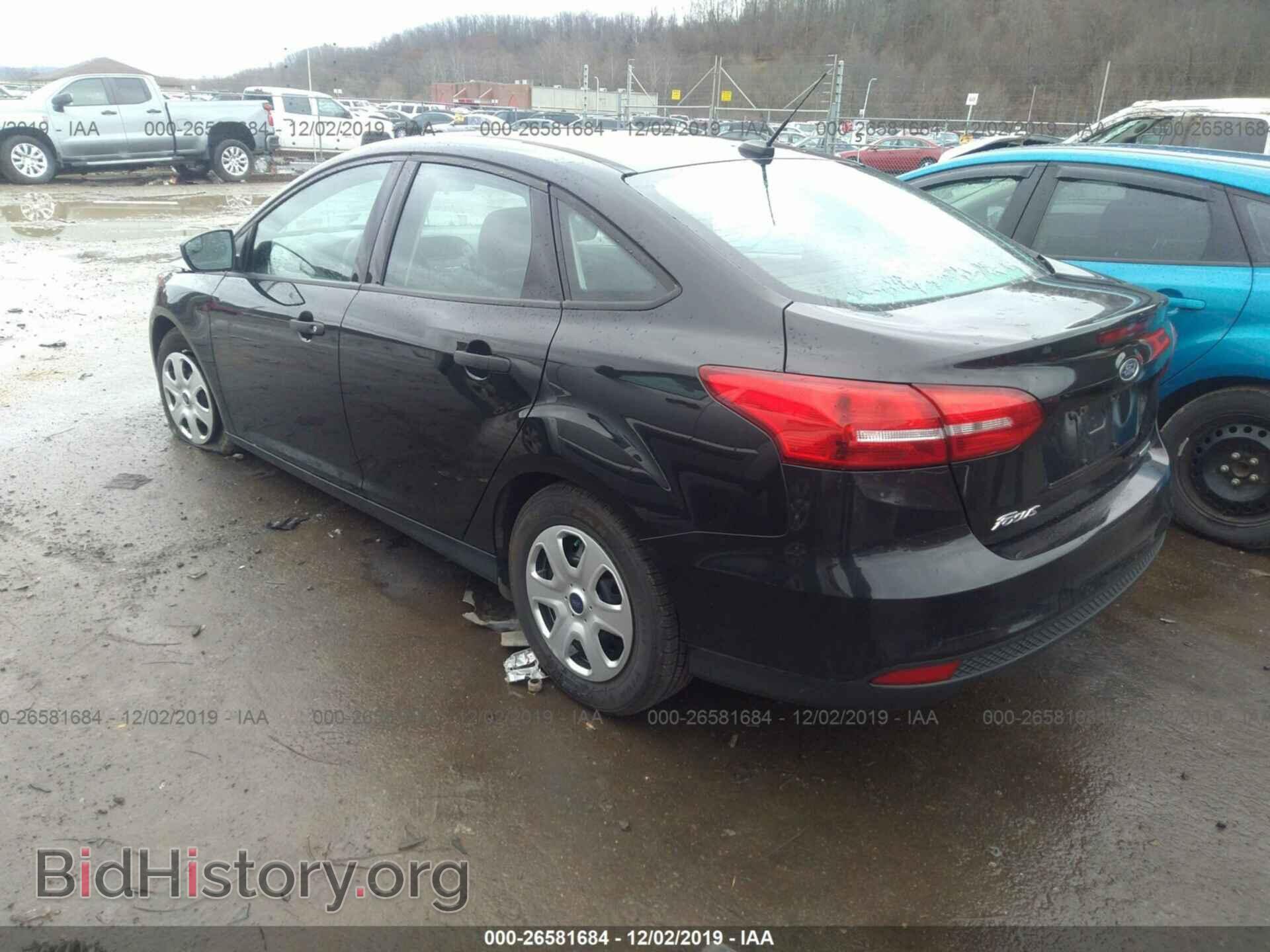 2015 Ford Focus - VIN: 1FADP3E25FL366400 - Photo 3