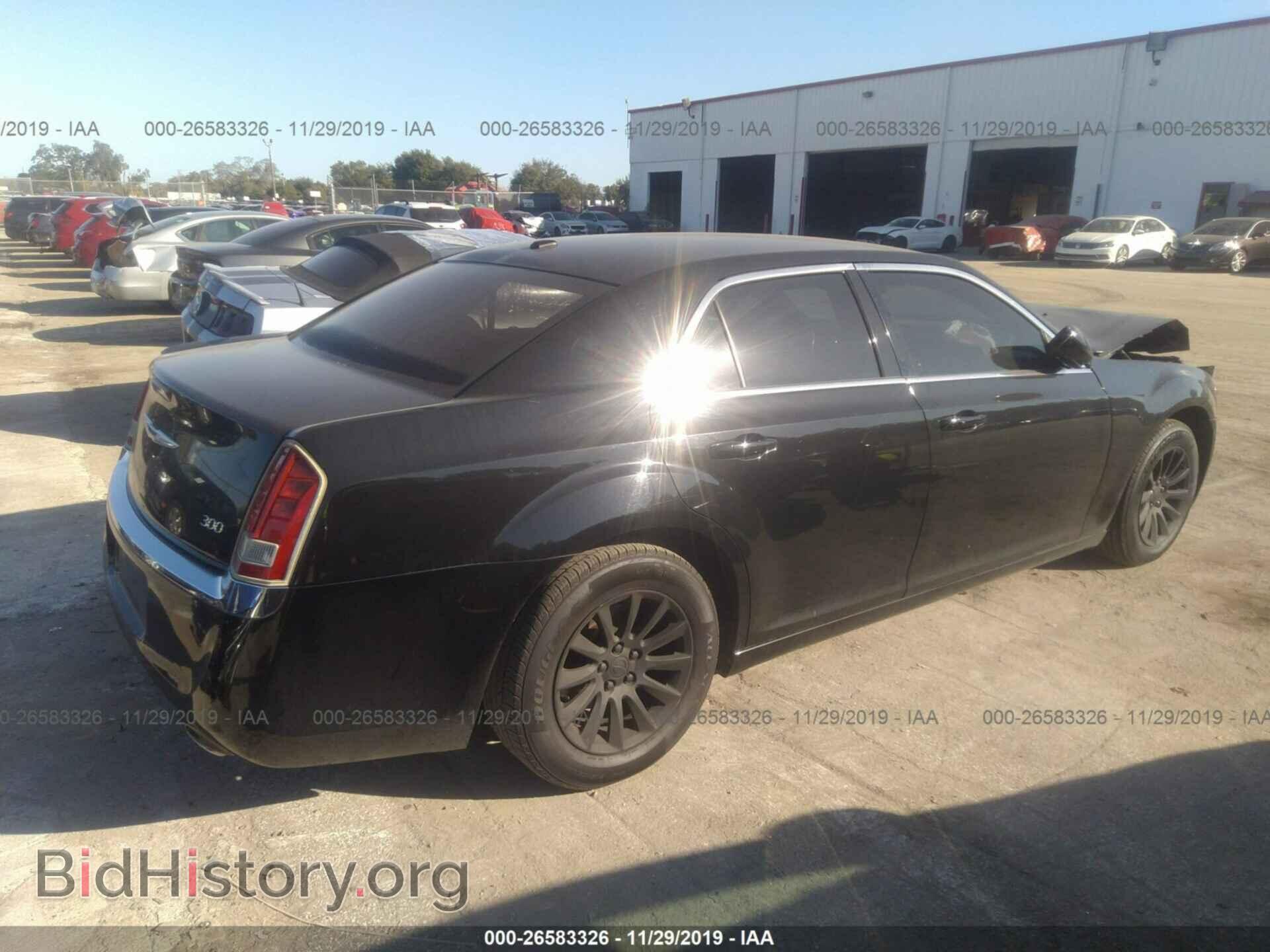 2013 CHRYSLER 300 - VIN: 2C3CCAAG8DH569142 - Фото 4