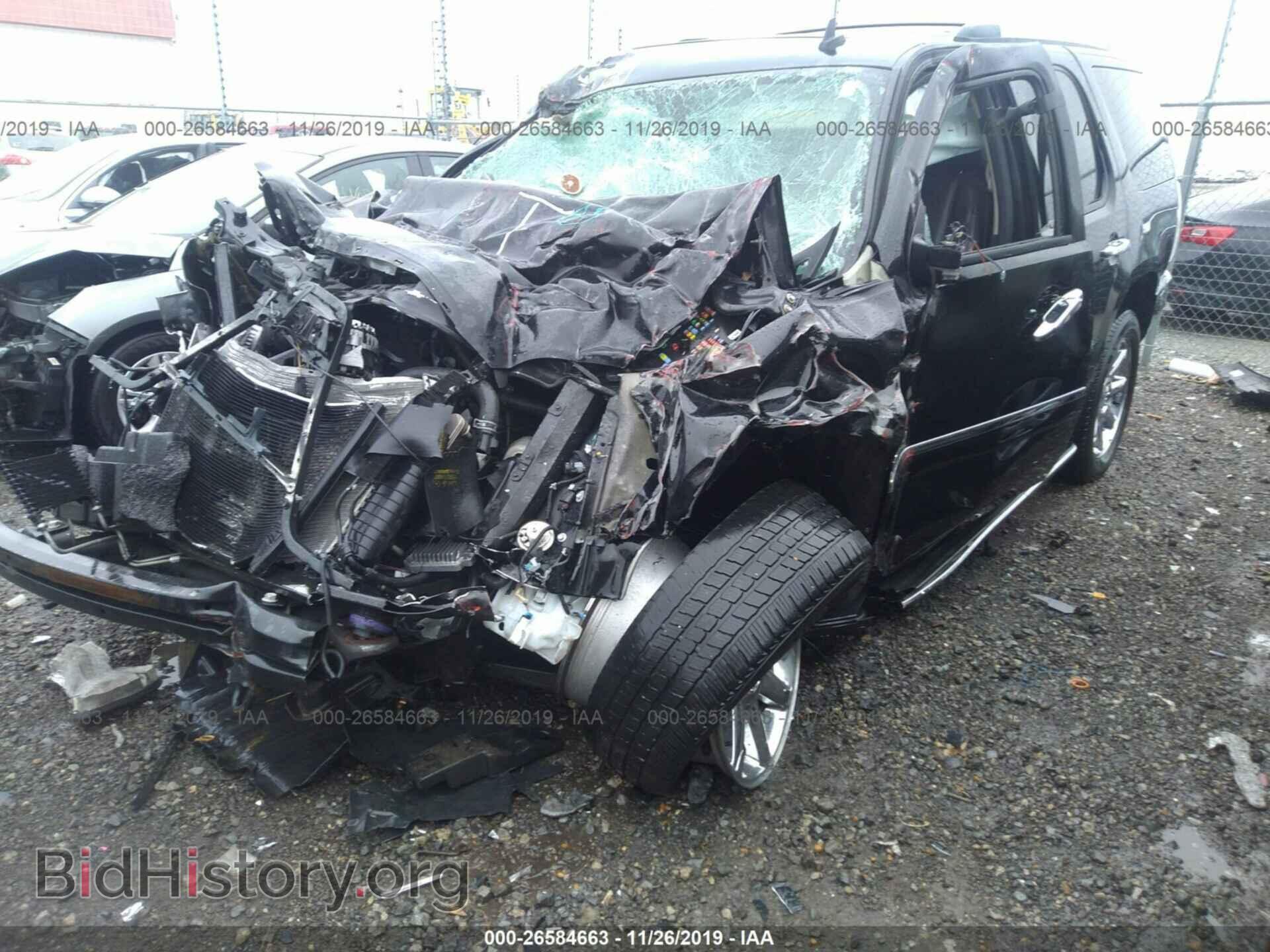2011 GMC YUKON - VIN: 1GKS1EEF2BR208111 - Photo 2