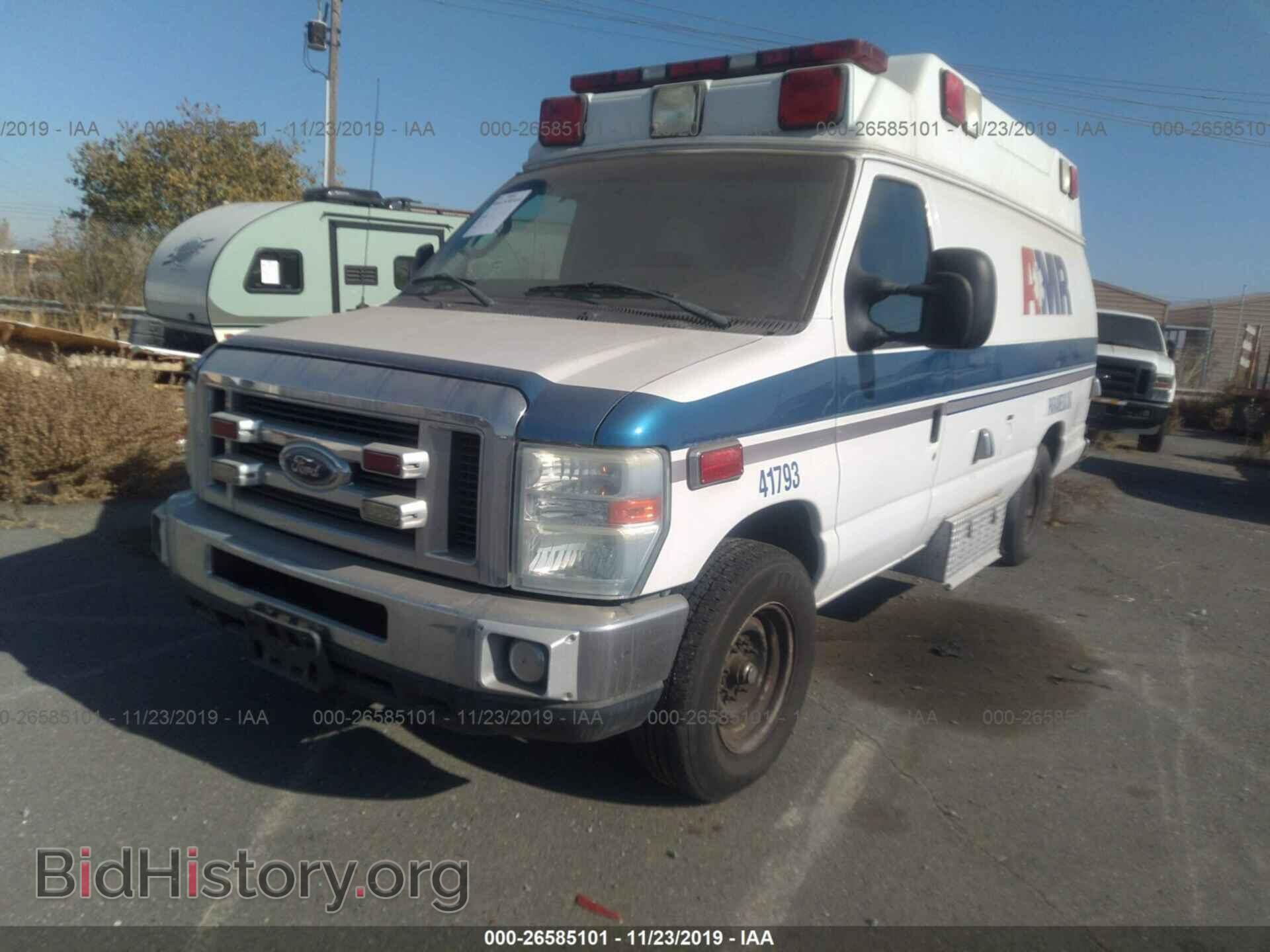 2010 Ford Econoline - VIN: 1FDSS3EP0ADA41793 - Фото 2