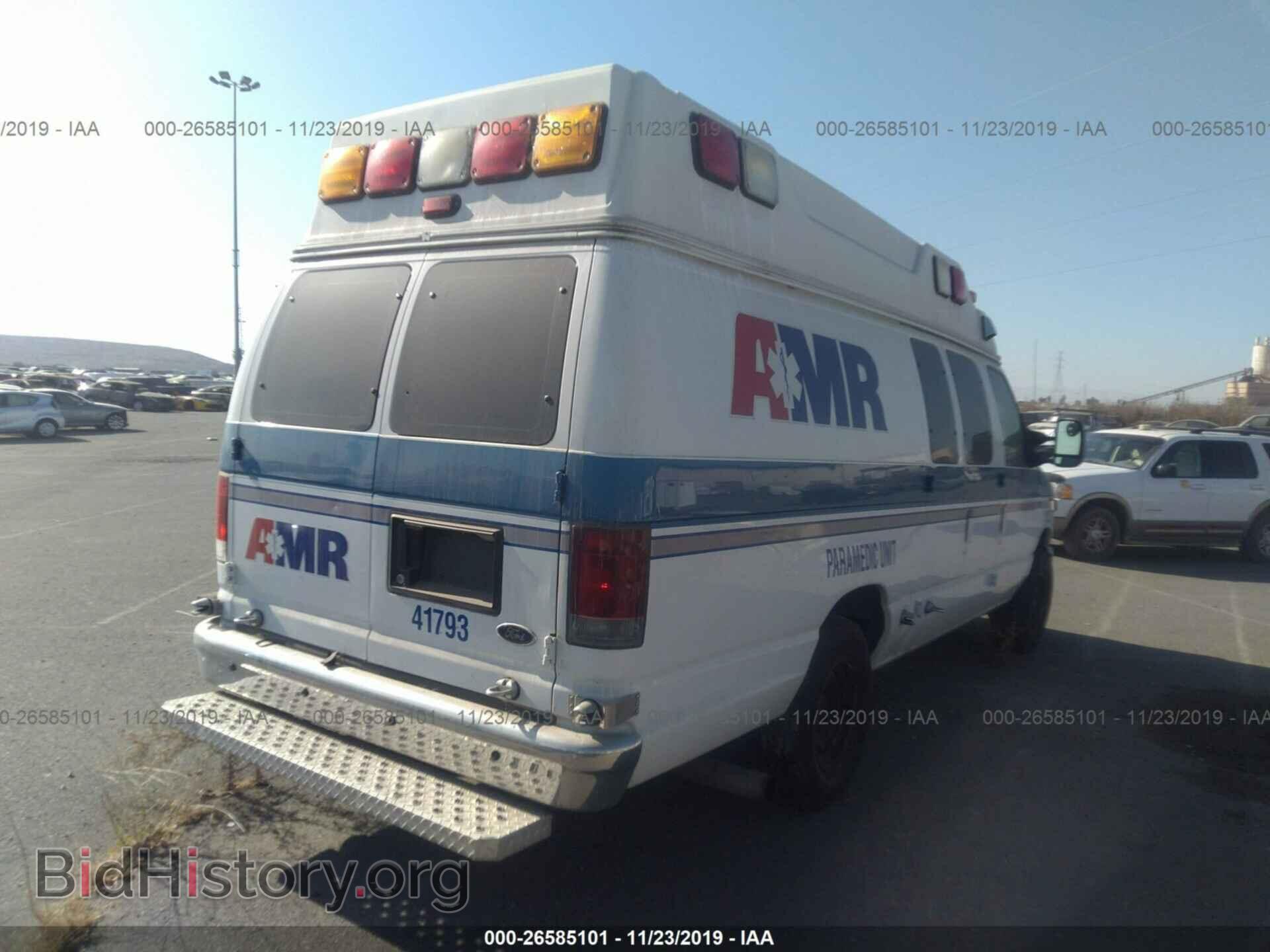 2010 Ford Econoline - VIN: 1FDSS3EP0ADA41793 - Фото 4