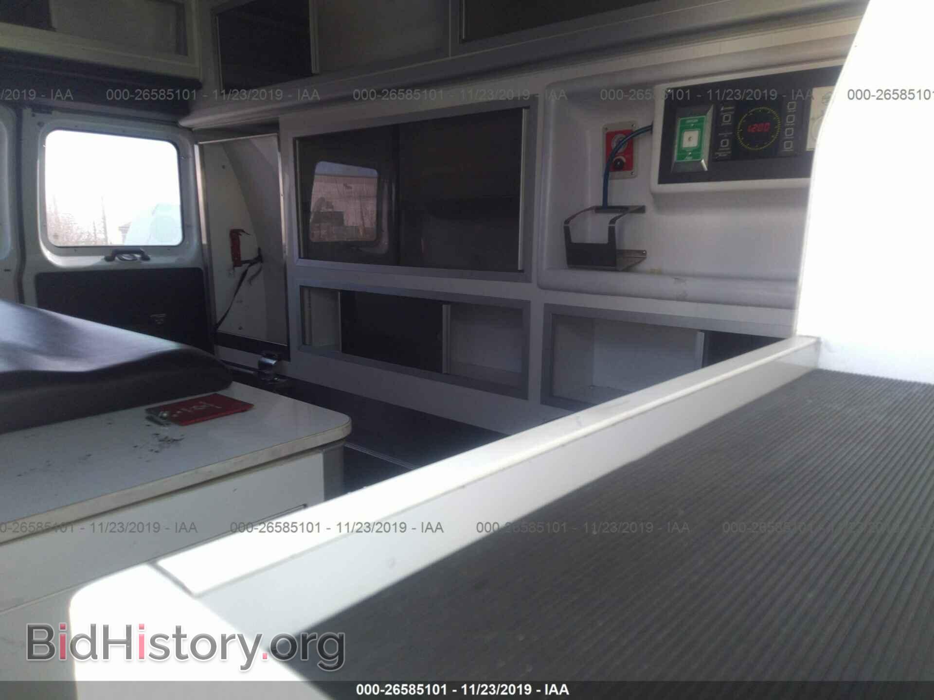 2010 Ford Econoline - VIN: 1FDSS3EP0ADA41793 - Фото 8