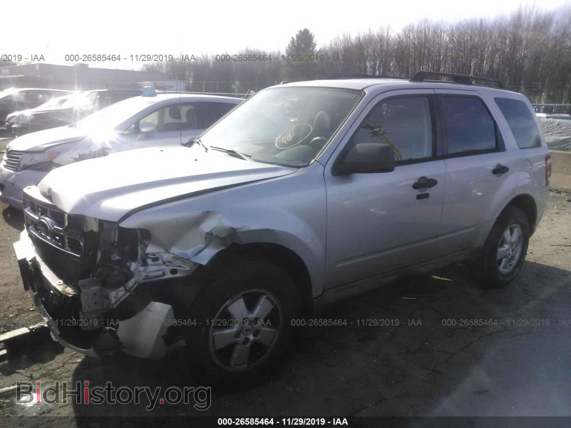 2009 Ford Escape - VIN: 1FMCU93739KB79162 - Фото 2