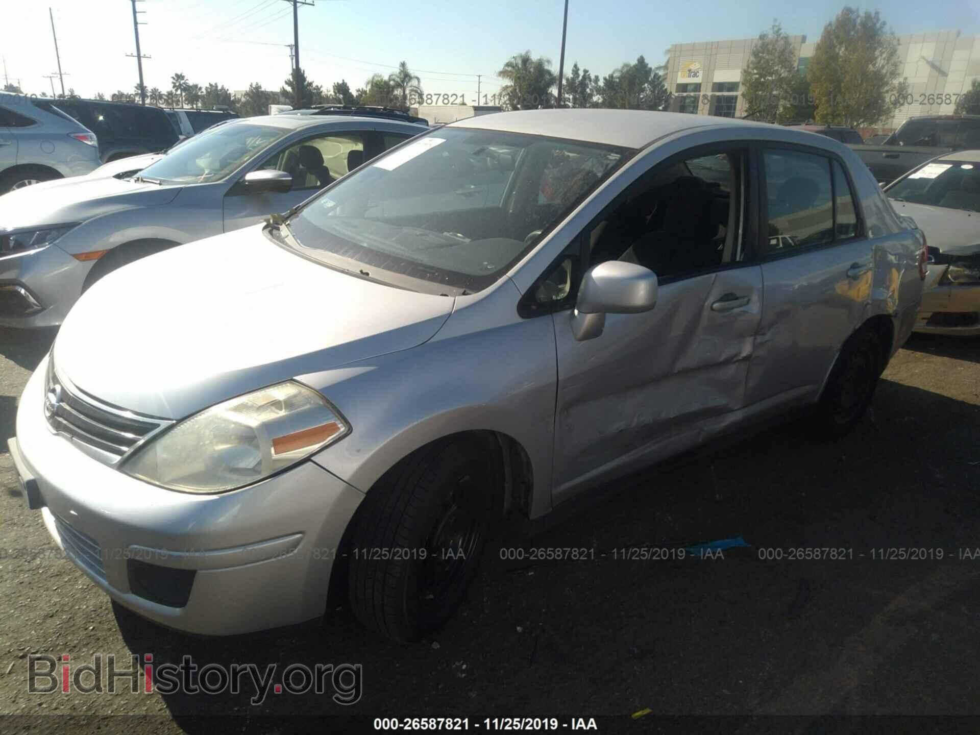 2011 Nissan Versa - VIN: 3N1BC1AP8BL464549 - Фото 2