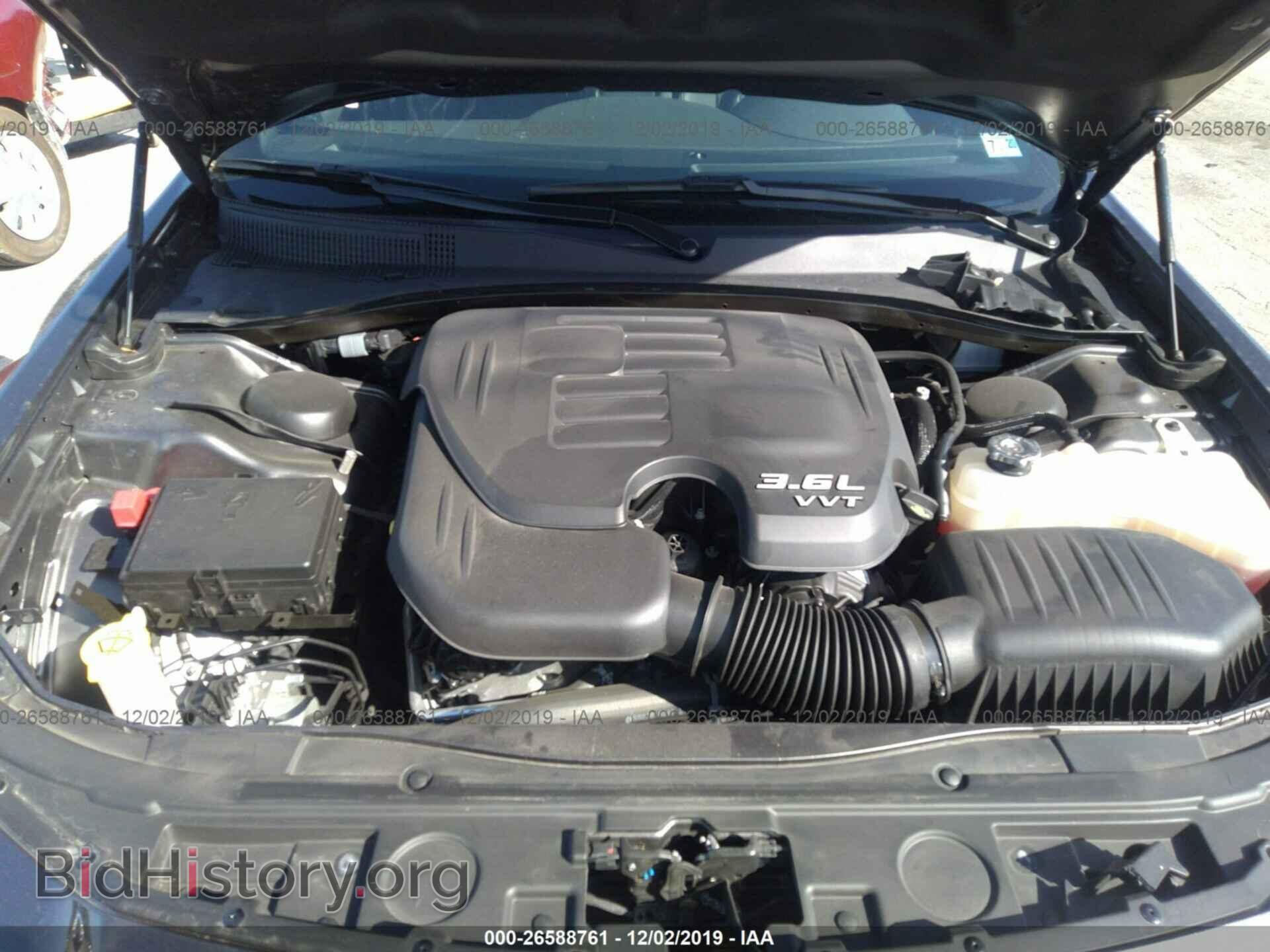 2019 CHRYSLER 300 - VIN: 2C3CCABG0KH682708 - Фото 10