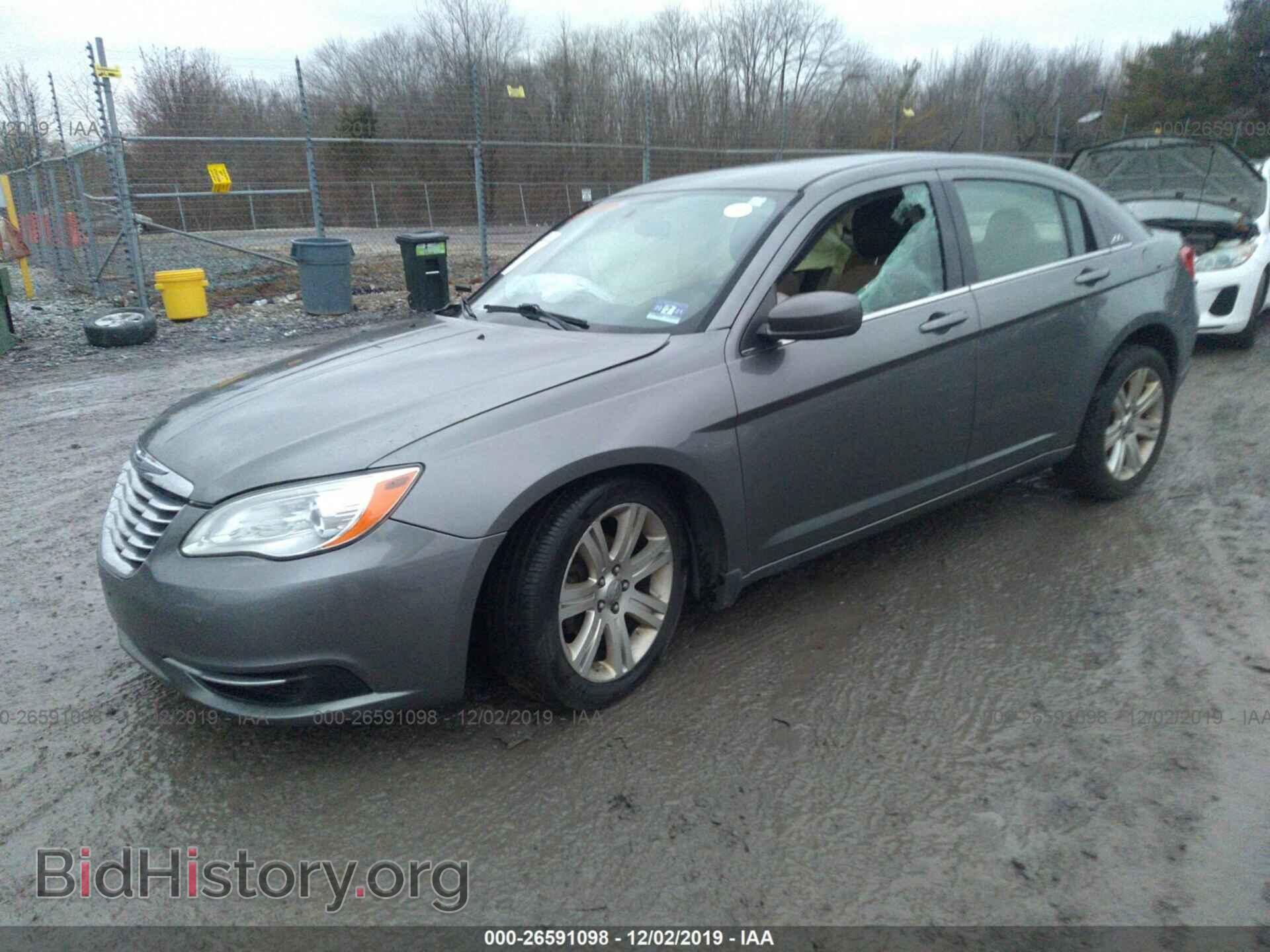 2013 CHRYSLER 200 - VIN: 1C3CCBAB1DN687101 - Фото 2