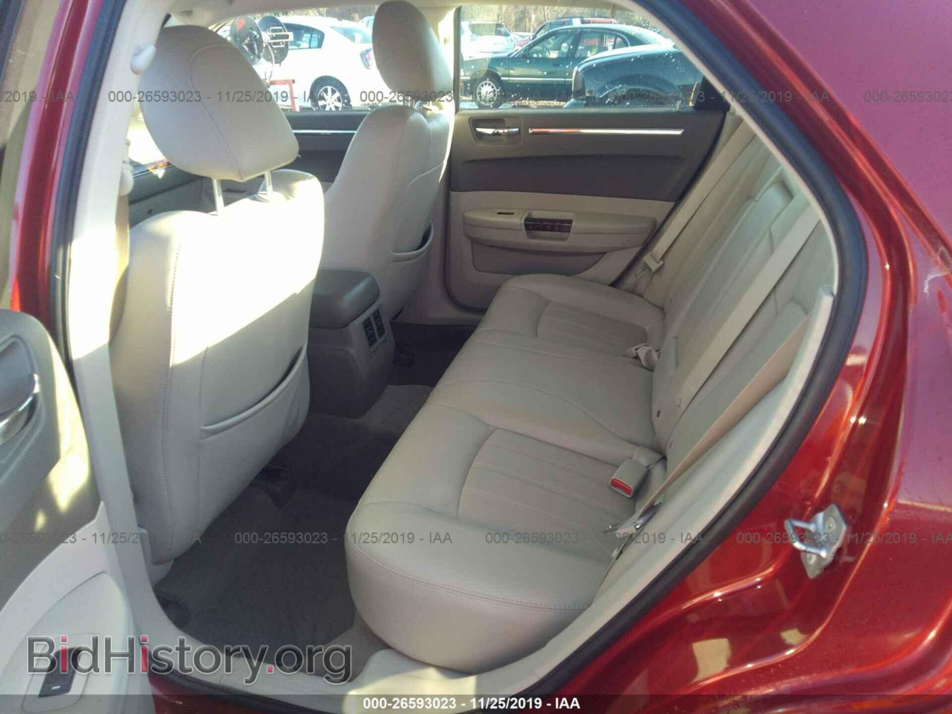 2009 CHRYSLER 300C - VIN: 2C3KA63TX9H622052 - Фото 8