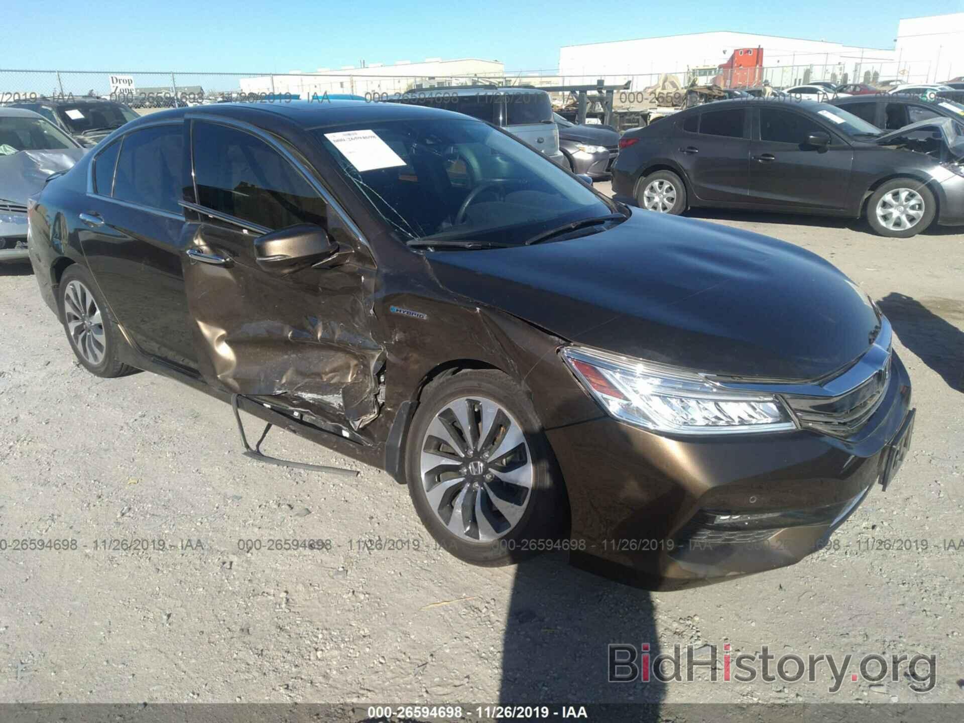 Photo JHMCR6F73HC008094 - Honda Accord 2017