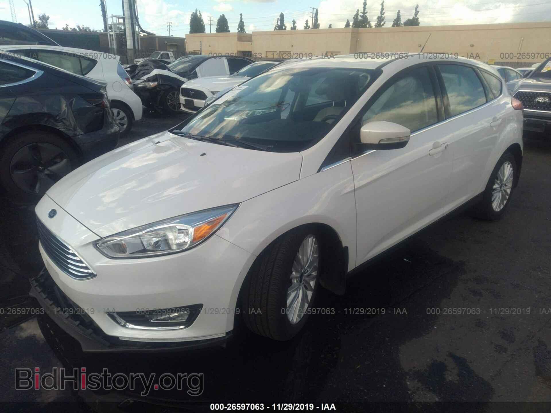 2017 Ford Focus - VIN: 1FADP3N23HL320650 - Фото 2