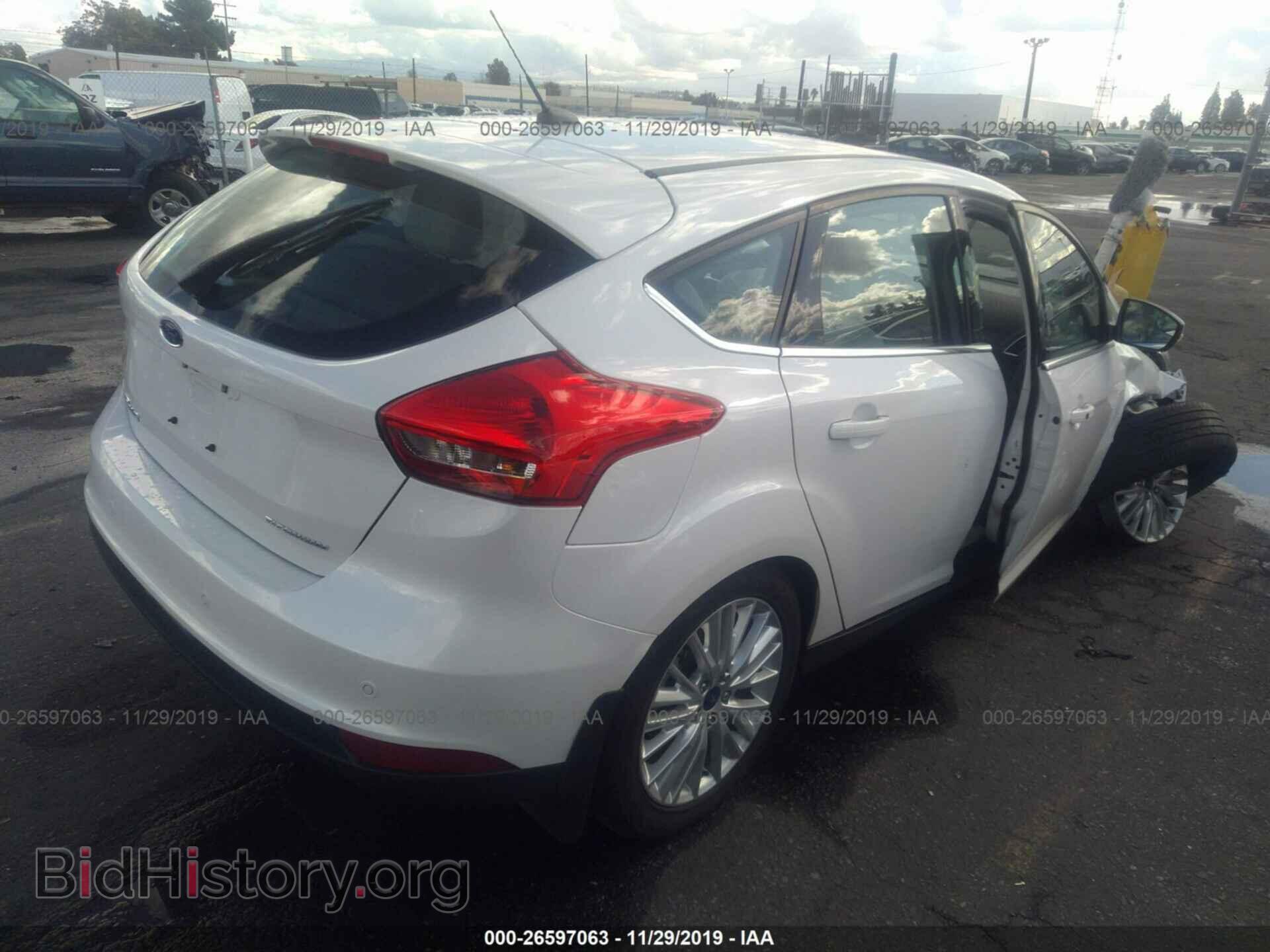 2017 Ford Focus - VIN: 1FADP3N23HL320650 - Фото 4
