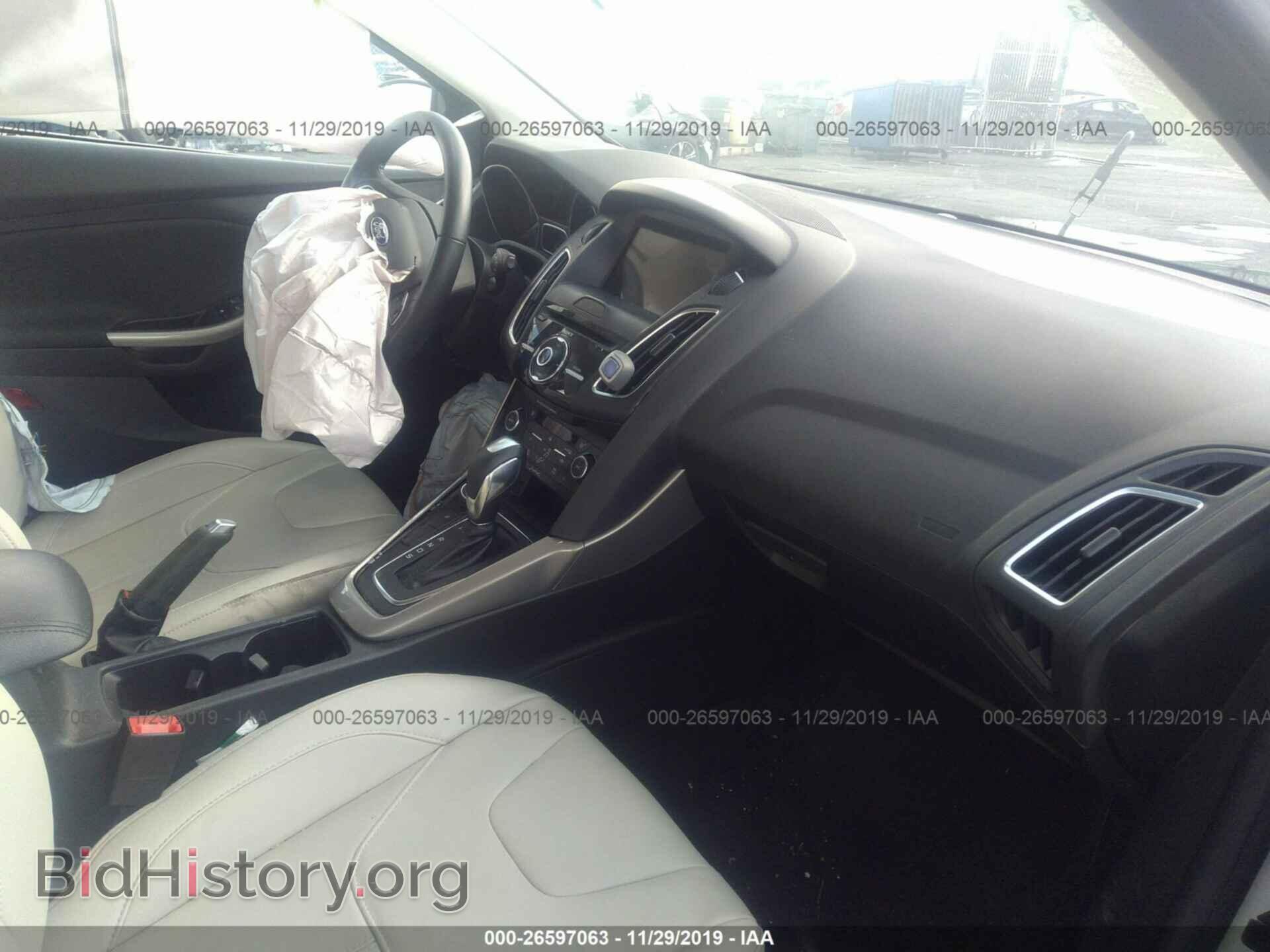 2017 Ford Focus - VIN: 1FADP3N23HL320650 - Фото 5