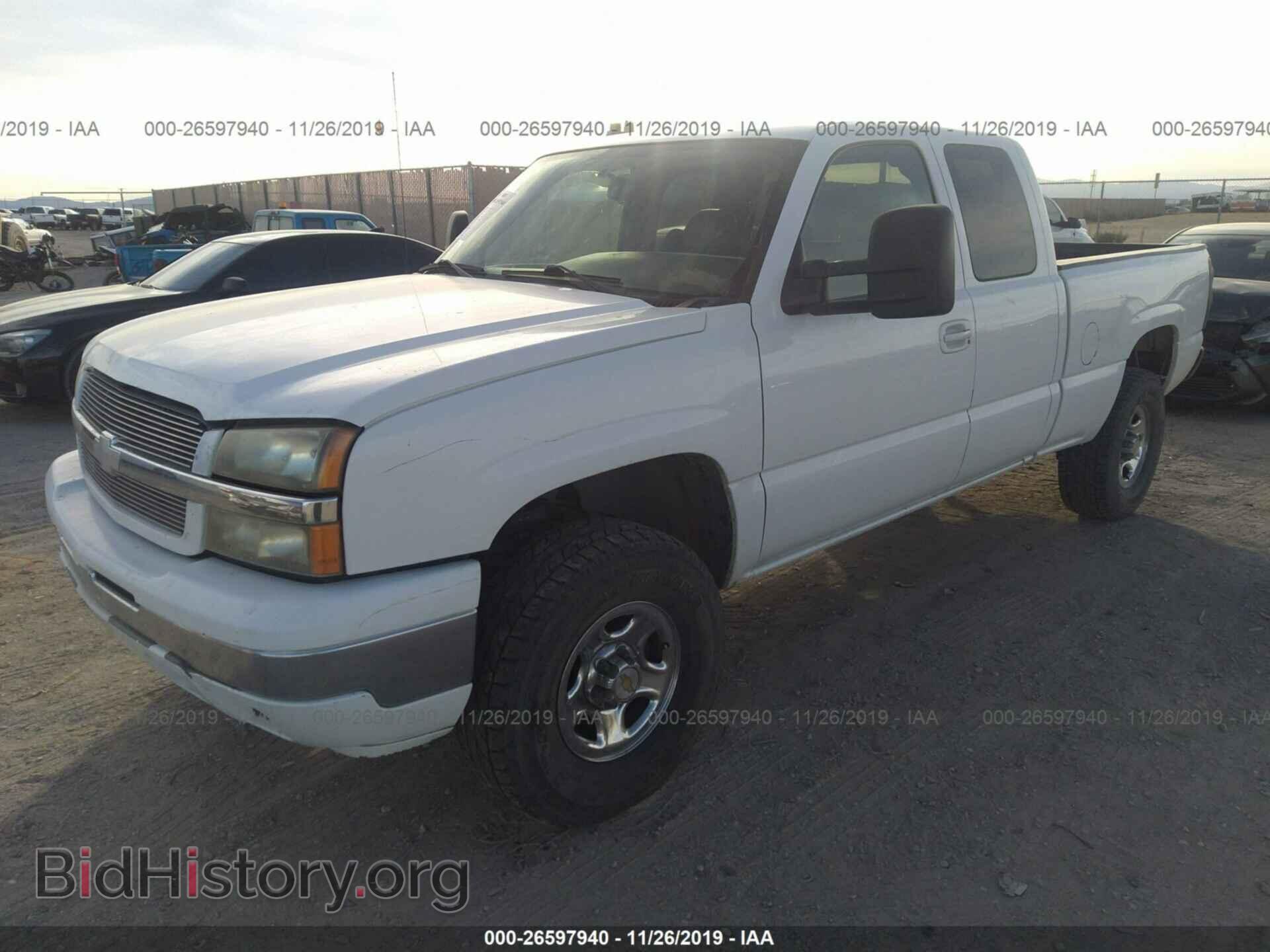 2005 Chevrolet Silverado - VIN: 2GCEC19V551157486 - Фото 2