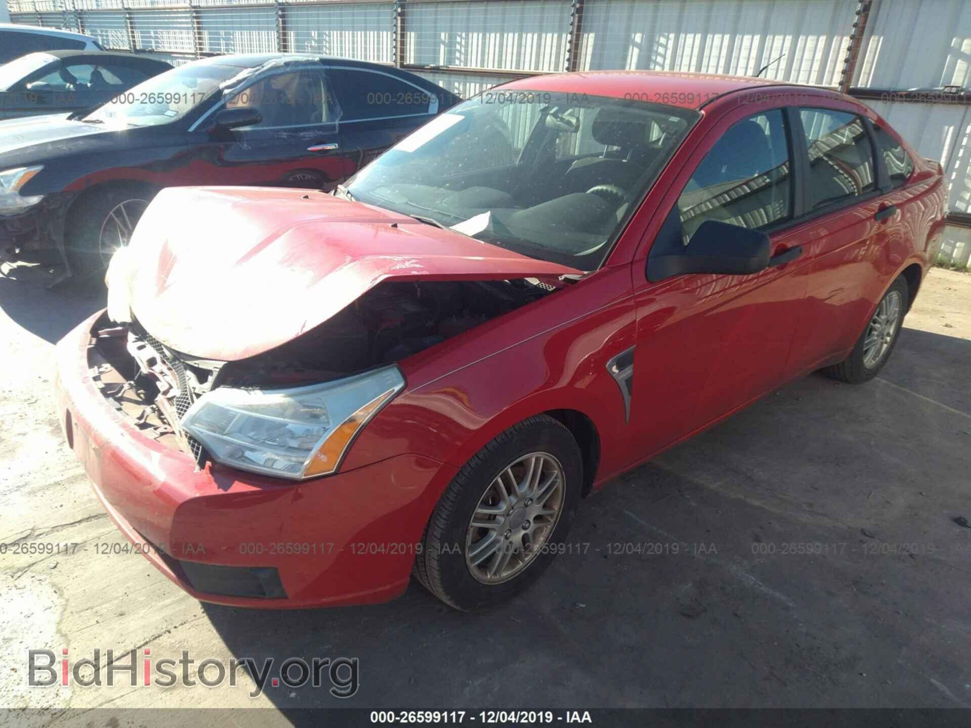 2008 Ford Focus - VIN: 1FAHP35N98W147565 - Фото 2