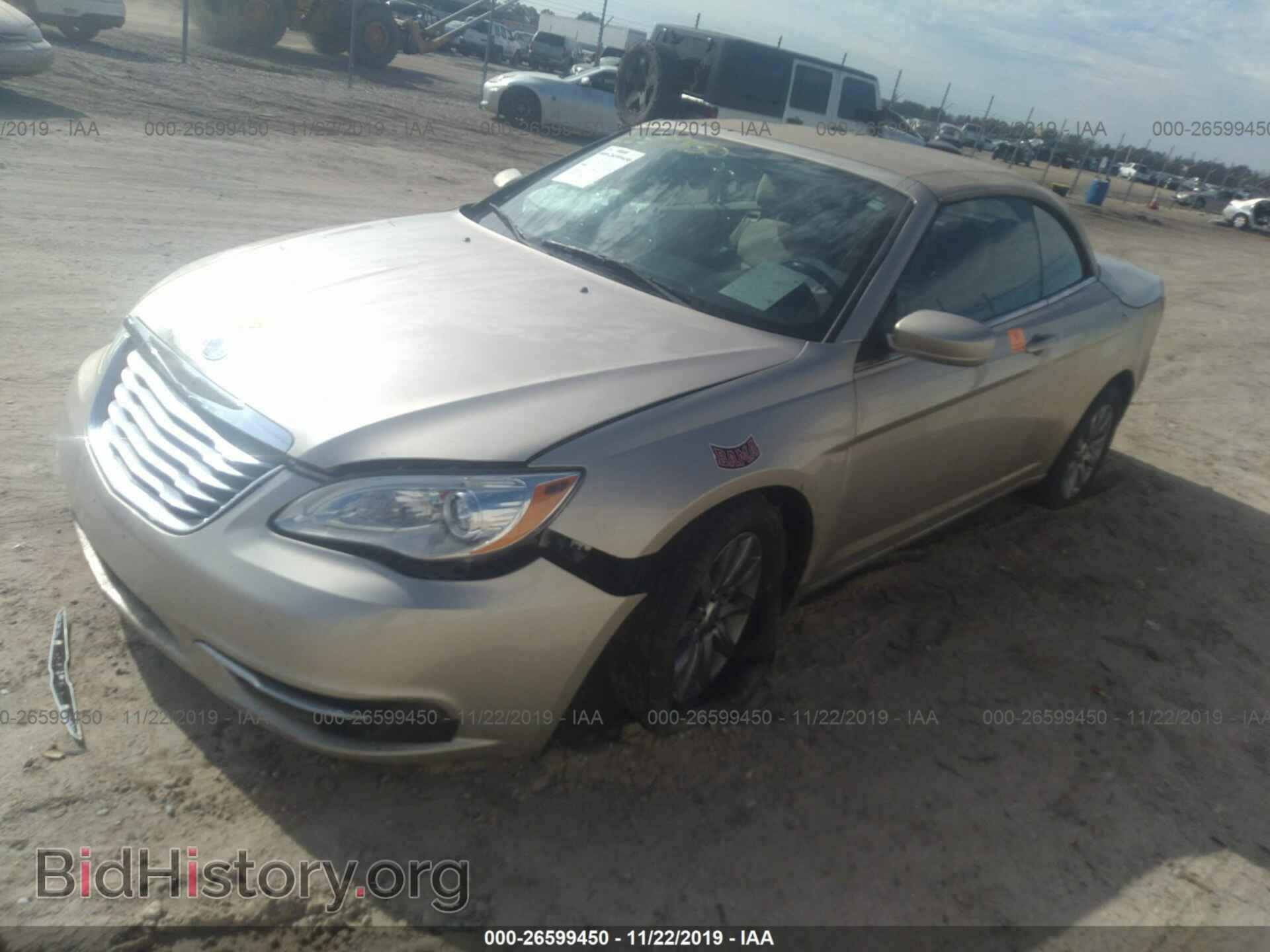 2013 CHRYSLER 200 - VIN: 1C3BCBEB8DN592279 - Фото 2
