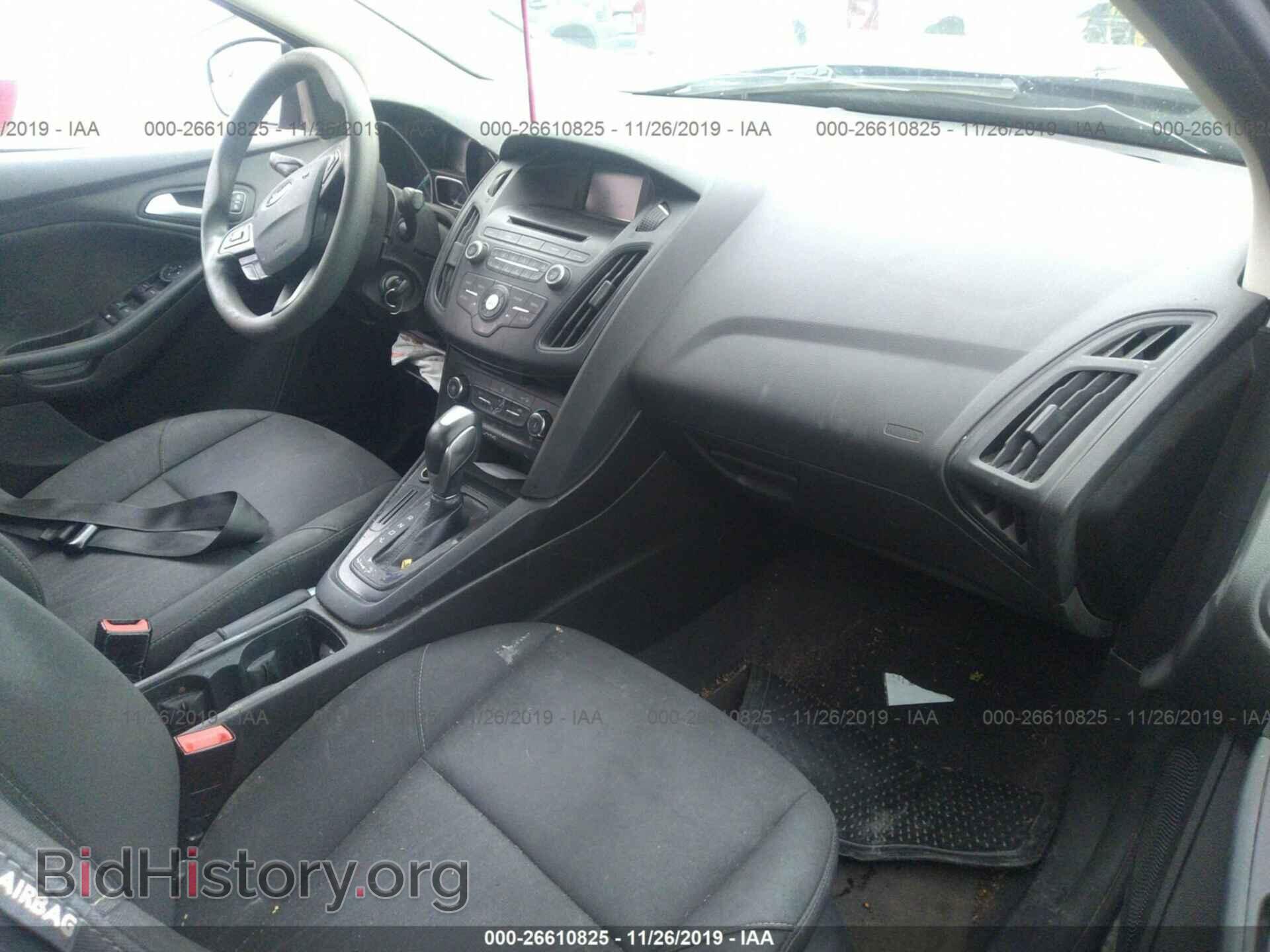 2016 Ford Focus - VIN: 1FADP3F26GL383805 - Photo 5