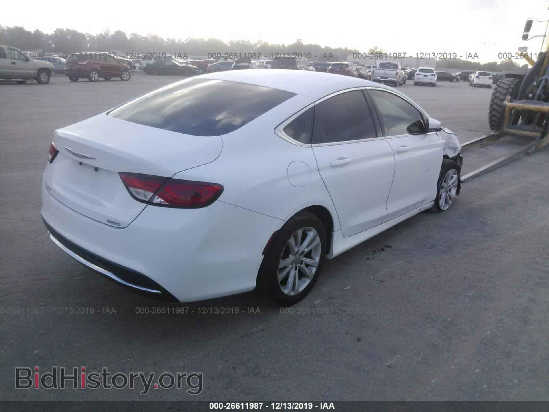 2015 Chrysler 200 - VIN: 1C3CCCAB5FN601846 - Photo 4
