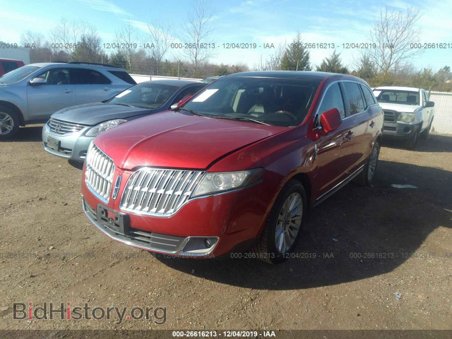 2012 LINCOLN MKT - VIN: 2LMHJ5FR8CBL54564 - Фото 2