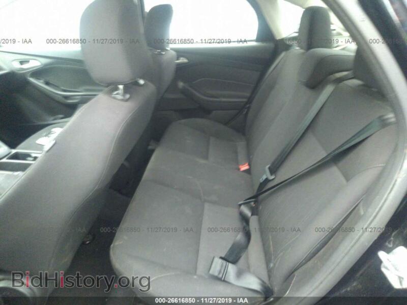 2016 Ford FOCUS (VIN 1FADP3F21GL251275) — photo 8 of 11