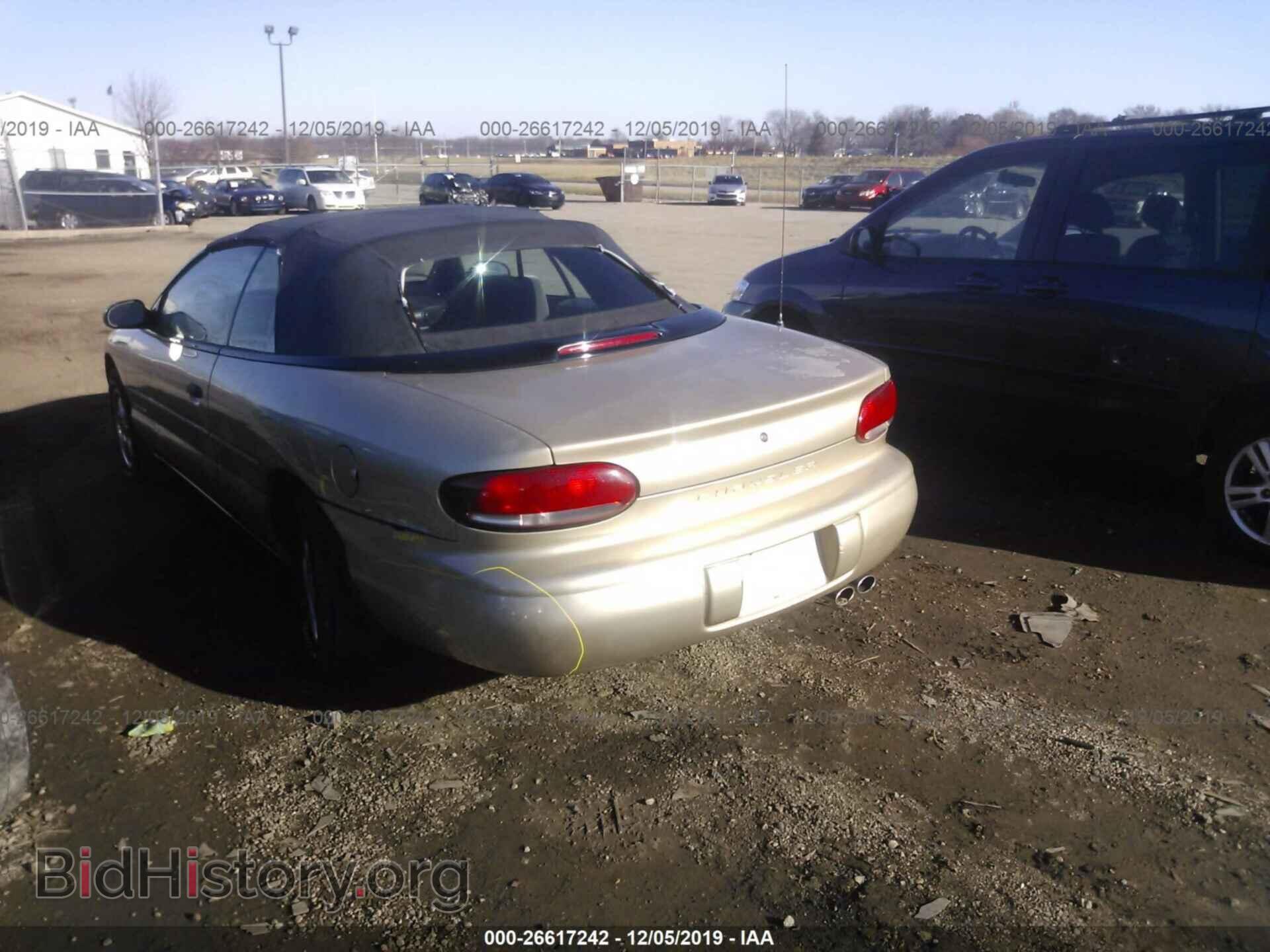 1998 CHRYSLER SEBRING - VIN: 3C3EL45H2WT291135 - Фото 3