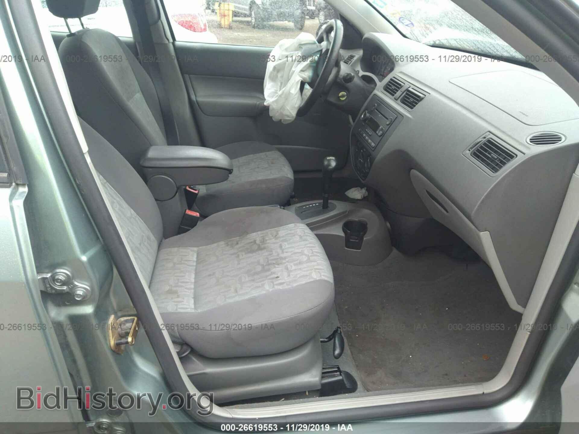 2005 Ford Focus - VIN: 1FAFP36N65W151459 - Фото 5