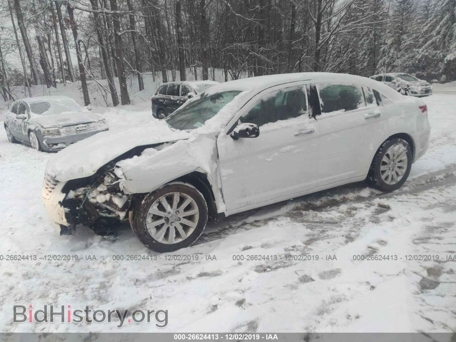2013 CHRYSLER 200 - VIN: 1C3CCBCG7DN579025 - Фото 2