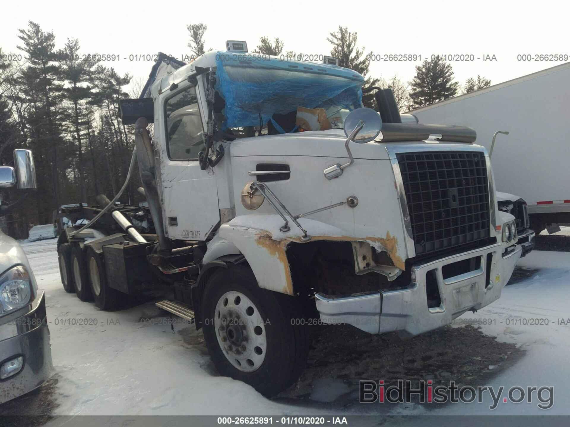 Photo 4V5KC9GH74N353974 - VOLVO VHD 2004