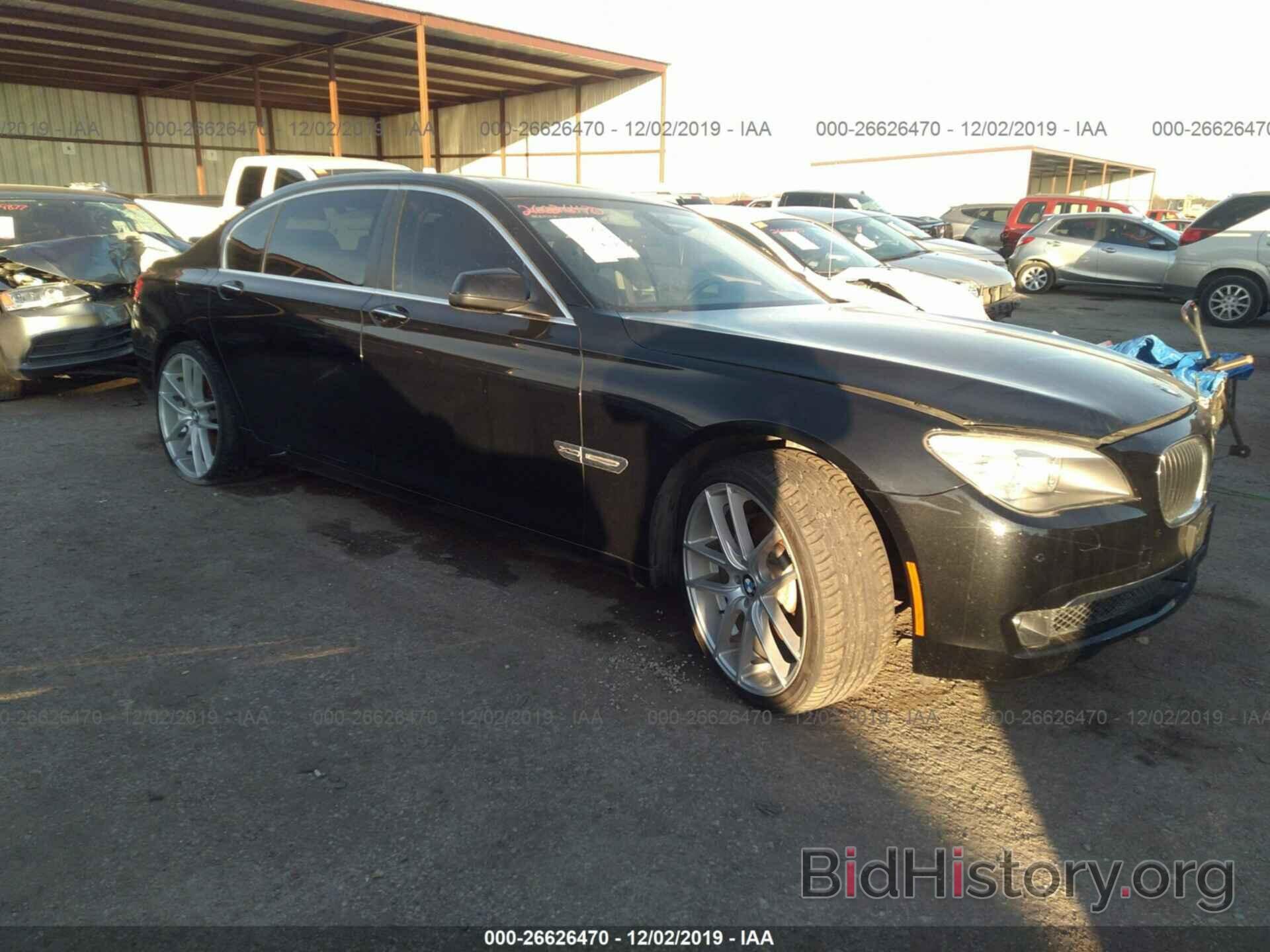 Photo WBAKC8C53CC434824 - BMW 750 2012