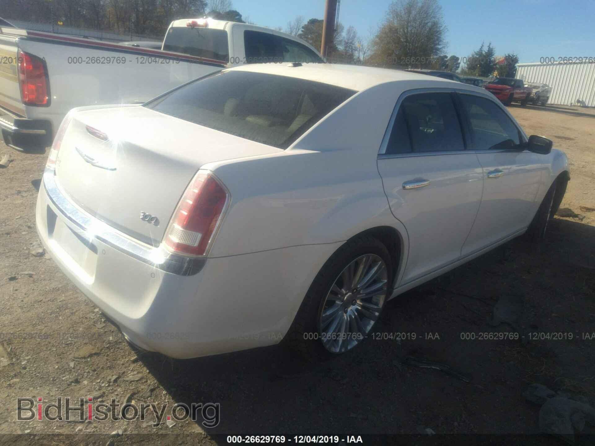 2011 CHRYSLER 300 - VIN: 2C3CA5CG2BH583142 - Photo 4